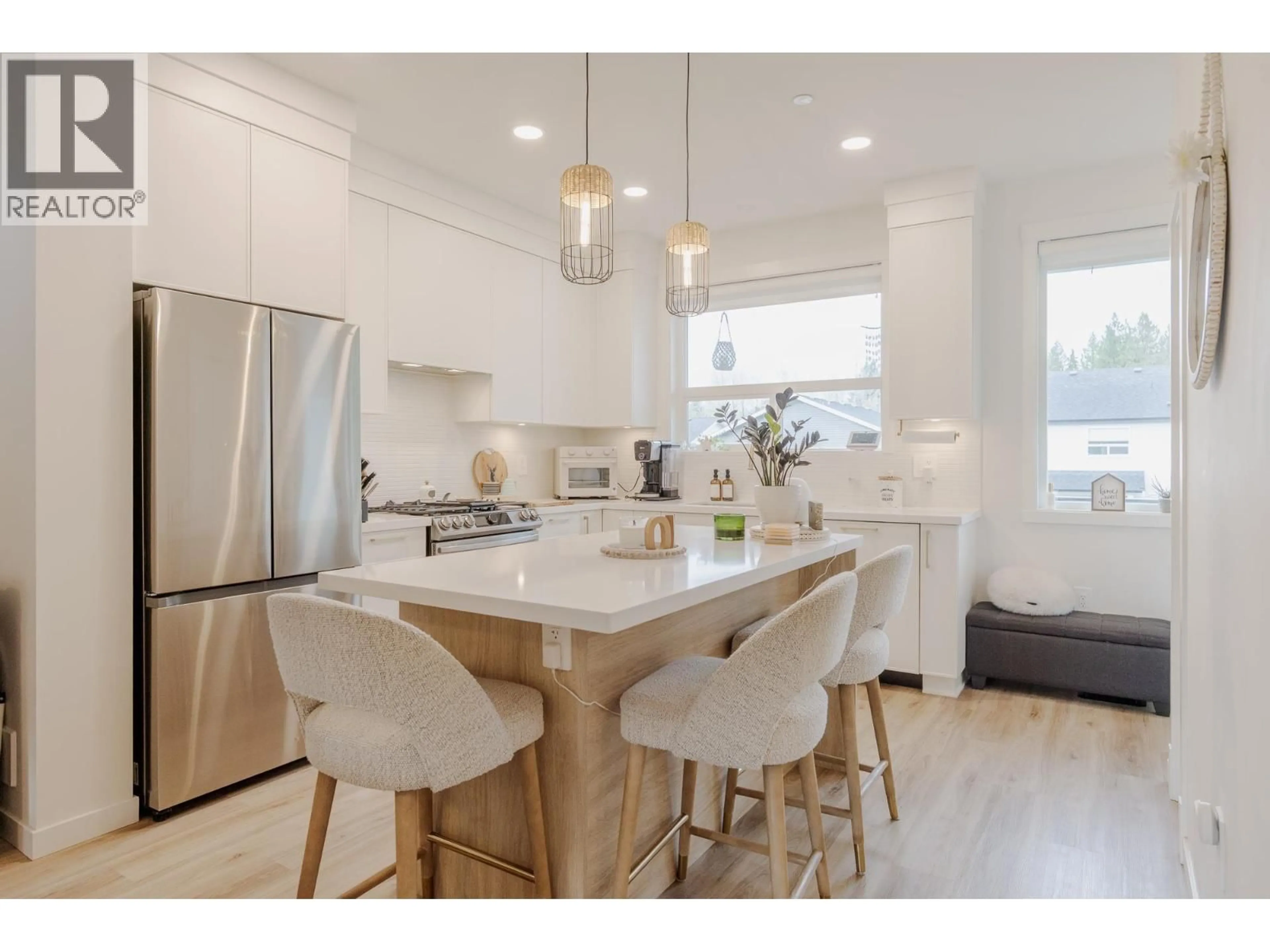 Open concept kitchen, wood/laminate floor for 25097 112 AVENUE, Maple Ridge British Columbia V2W0K6
