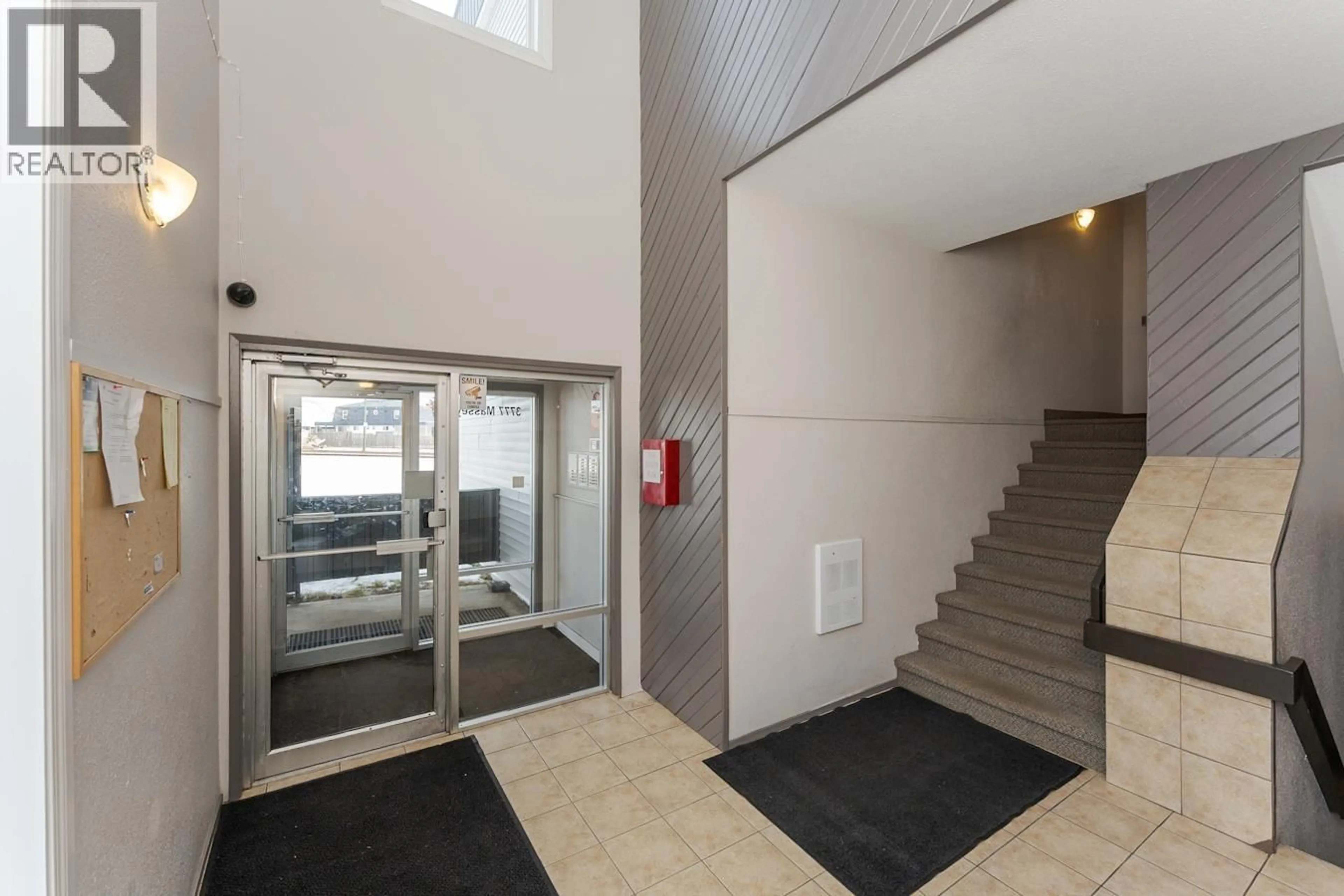Indoor foyer for 107 - 3777 MASSEY DRIVE, Prince George British Columbia V2N4J6