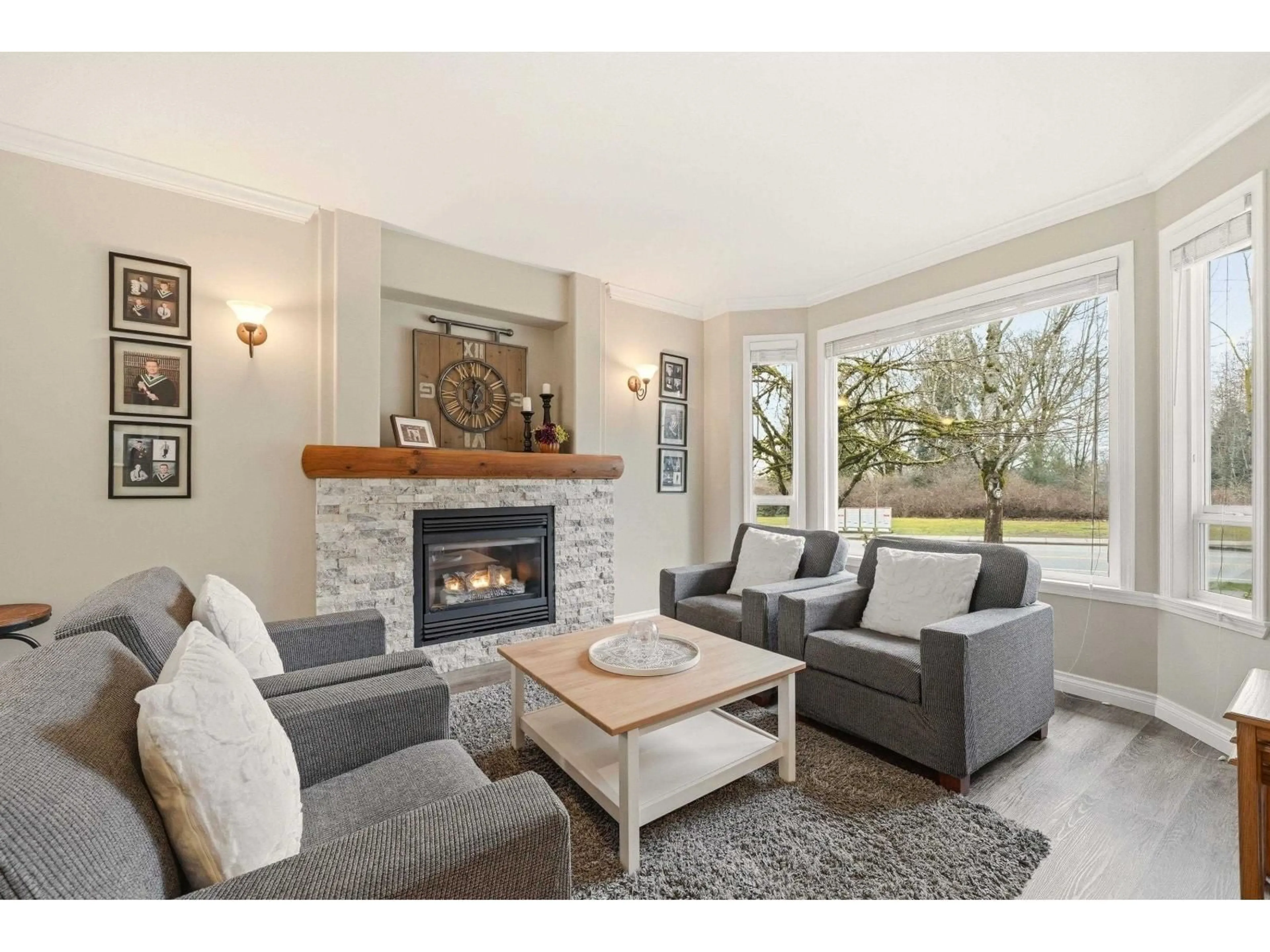 Living room with furniture, unknown for 17882 68 AVENUE, Surrey British Columbia V3S9E2