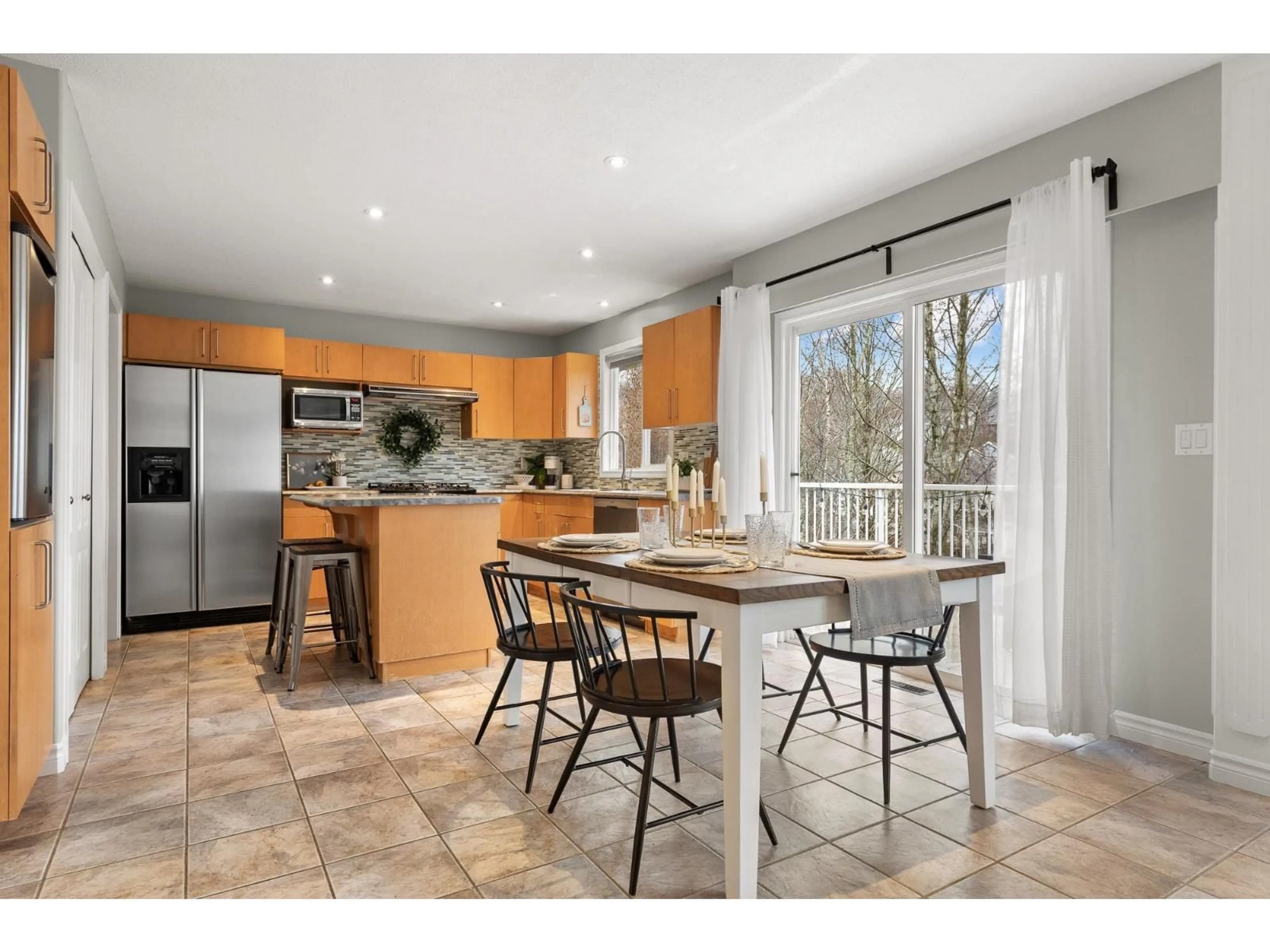 Open concept kitchen, unknown for 46306 VALLEYVIEW ROAD, Chilliwack British Columbia V2R5R9
