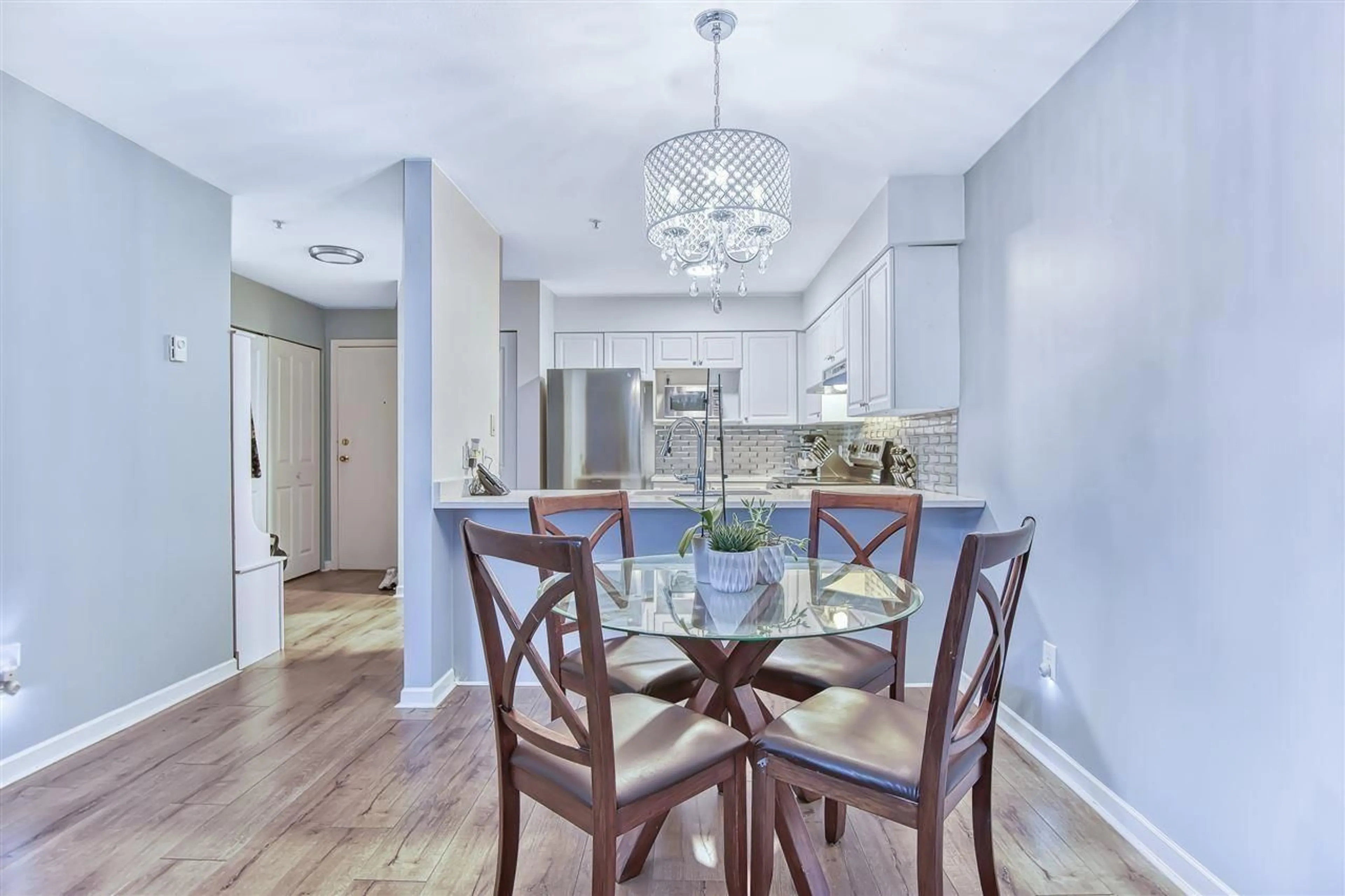 Open concept kitchen, unknown for 112 - 7505 138TH STREET, Surrey British Columbia V3W0W6