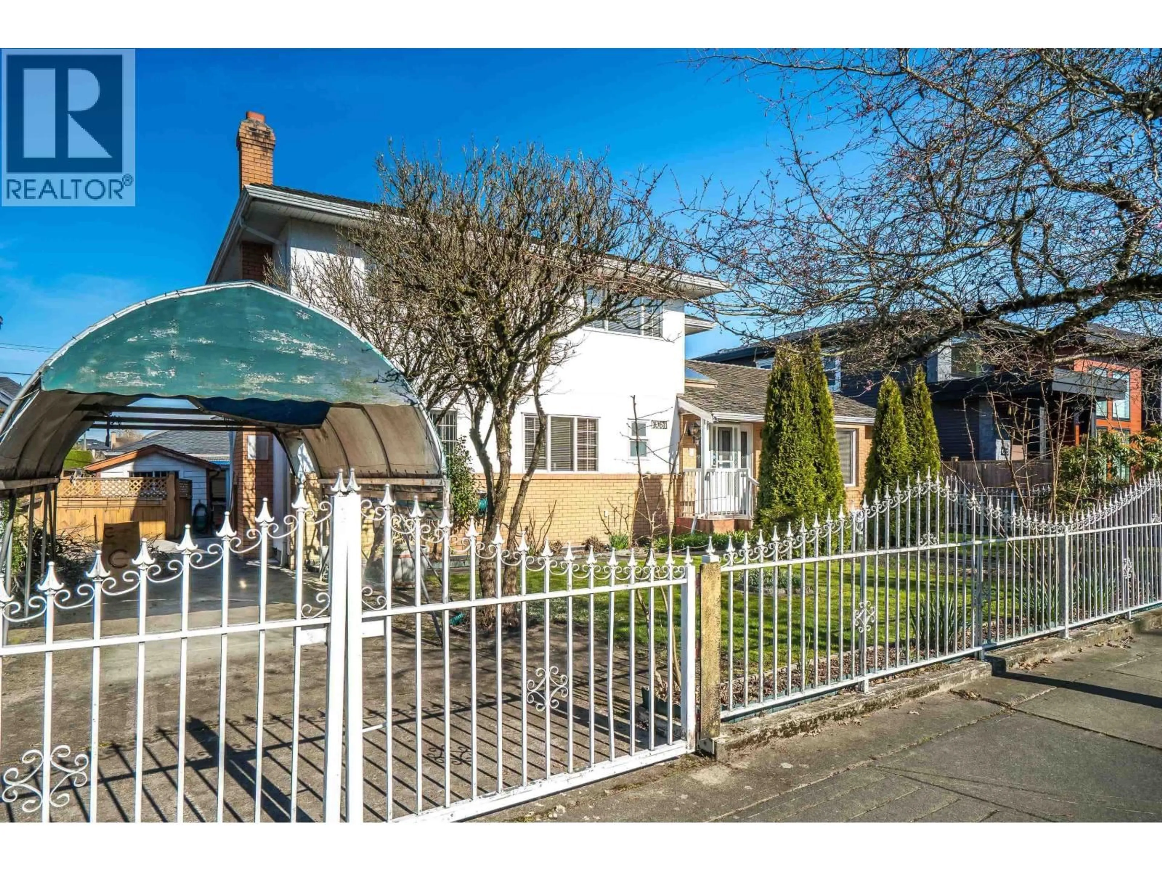 A pic from outside/outdoor area/front of a property/back of a property/a pic from drone, street for 10611 WILLIAMS ROAD, Richmond British Columbia V7A1H9