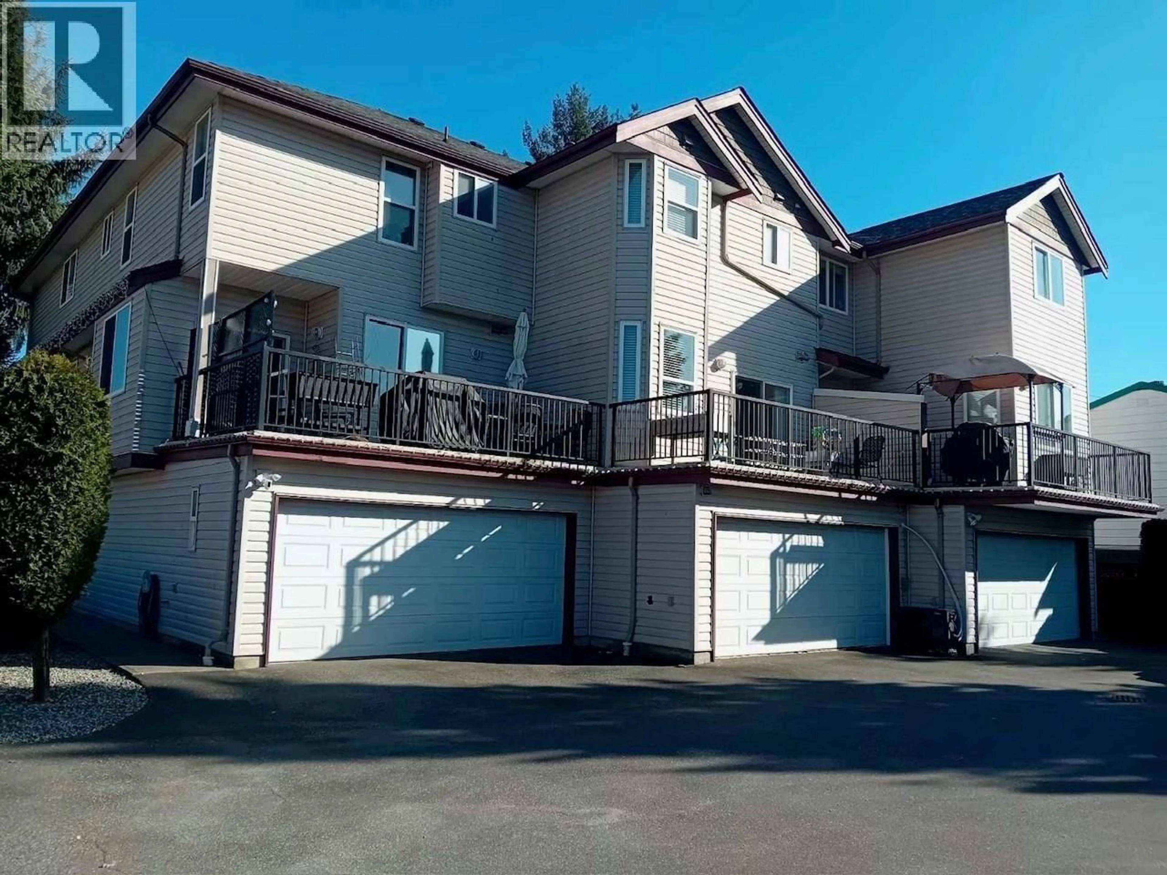 A pic from outside/outdoor area/front of a property/back of a property/a pic from drone, street for 1 - 3171 FLINT STREET, Port Coquitlam British Columbia V3B4H9