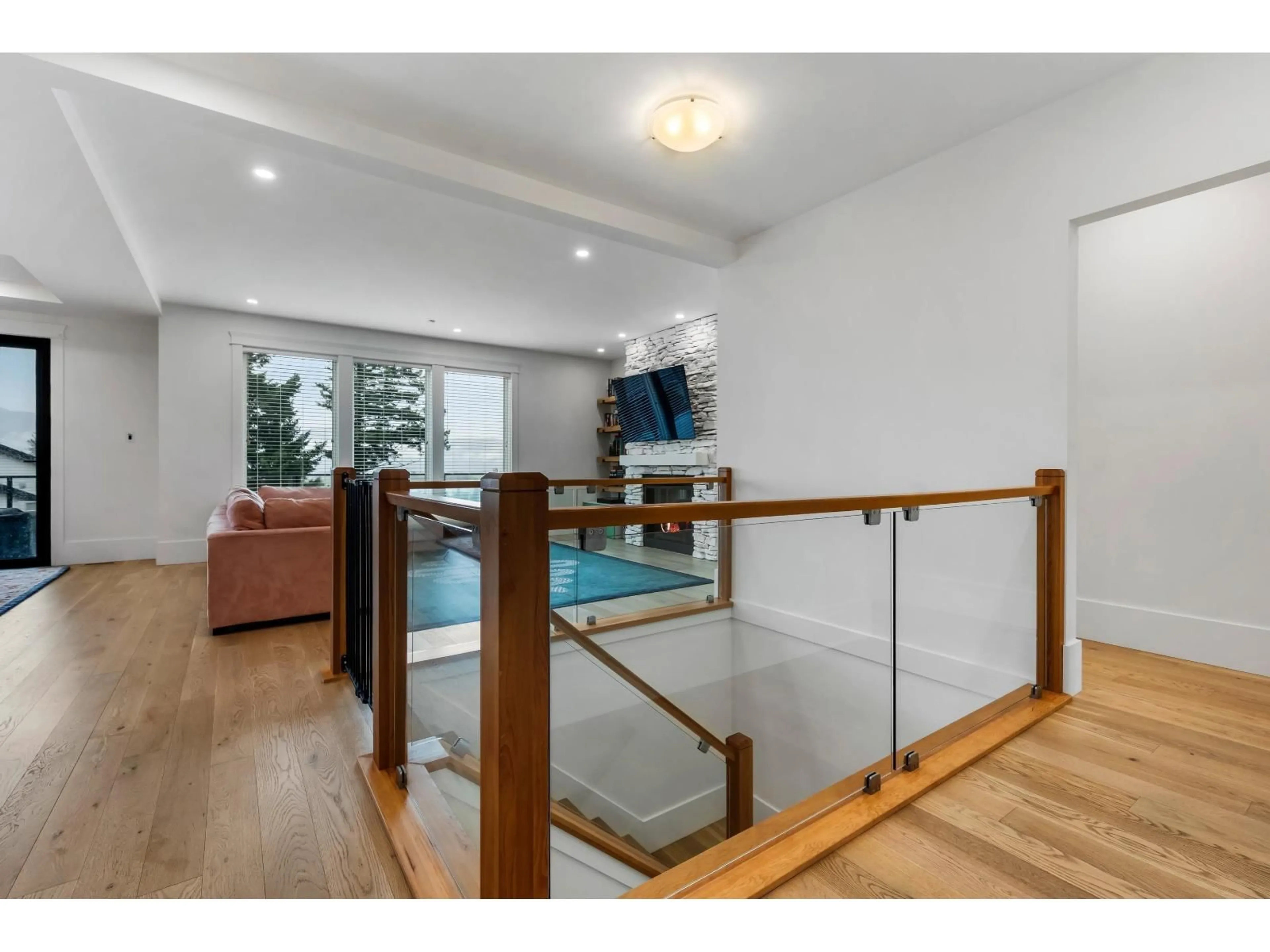 Indoor foyer for 35990 TIMBERLANE DRIVE, Abbotsford British Columbia V3G0H5