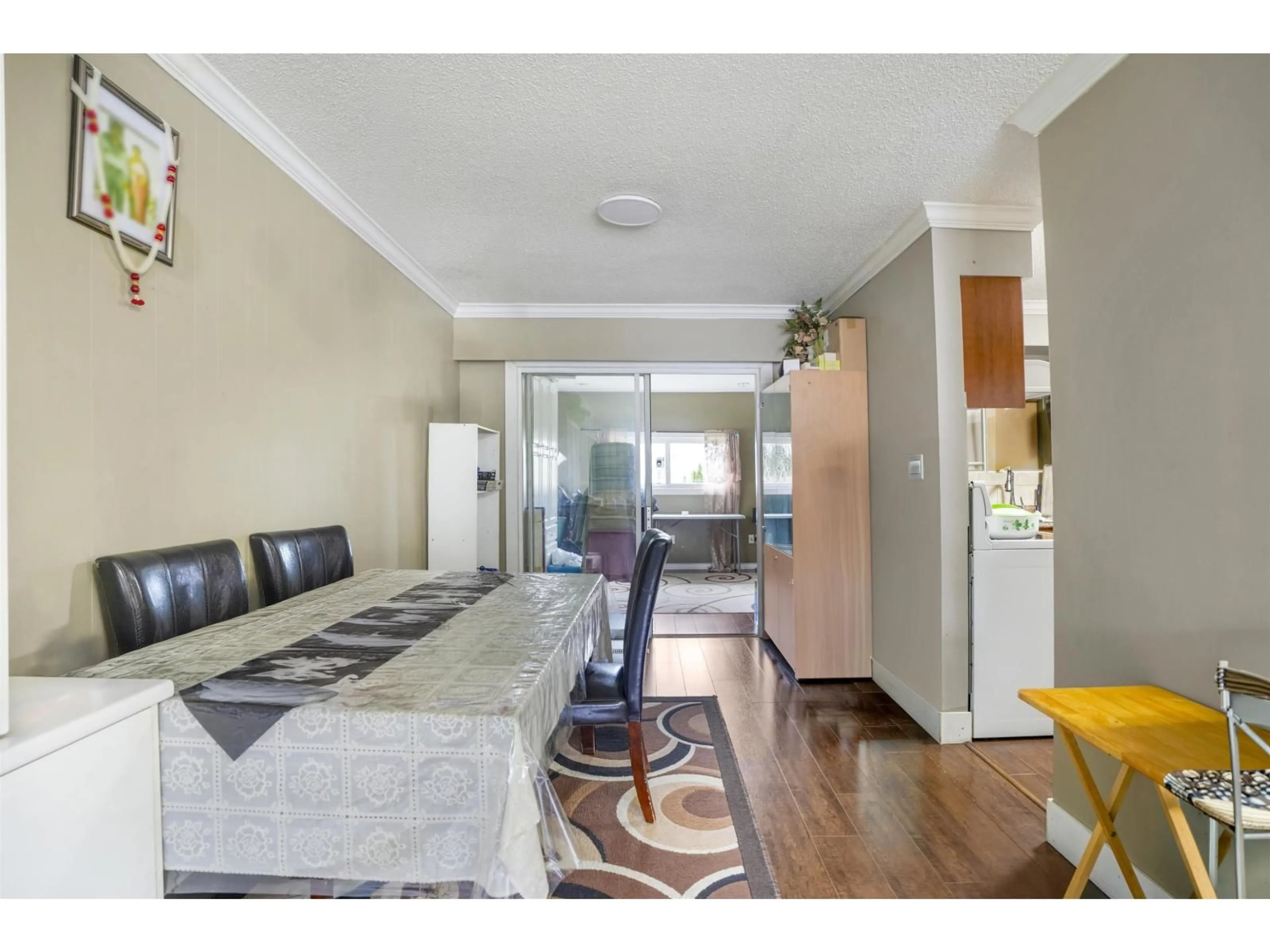 Dining room, unknown for 13160 99 AVENUE, Surrey British Columbia V3T1E9