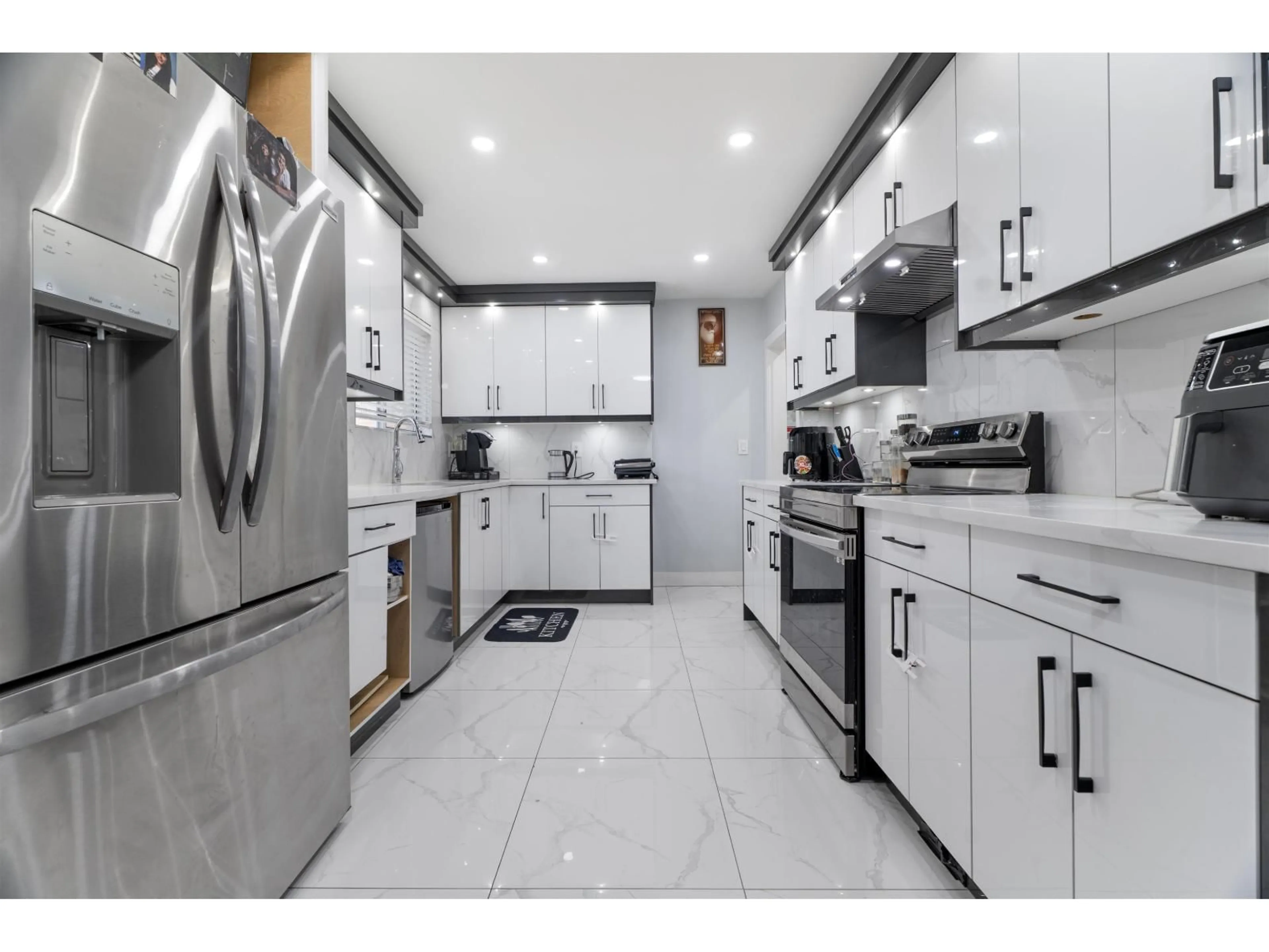 Unknown for 12957 98B AVENUE, Surrey British Columbia V3T1C9