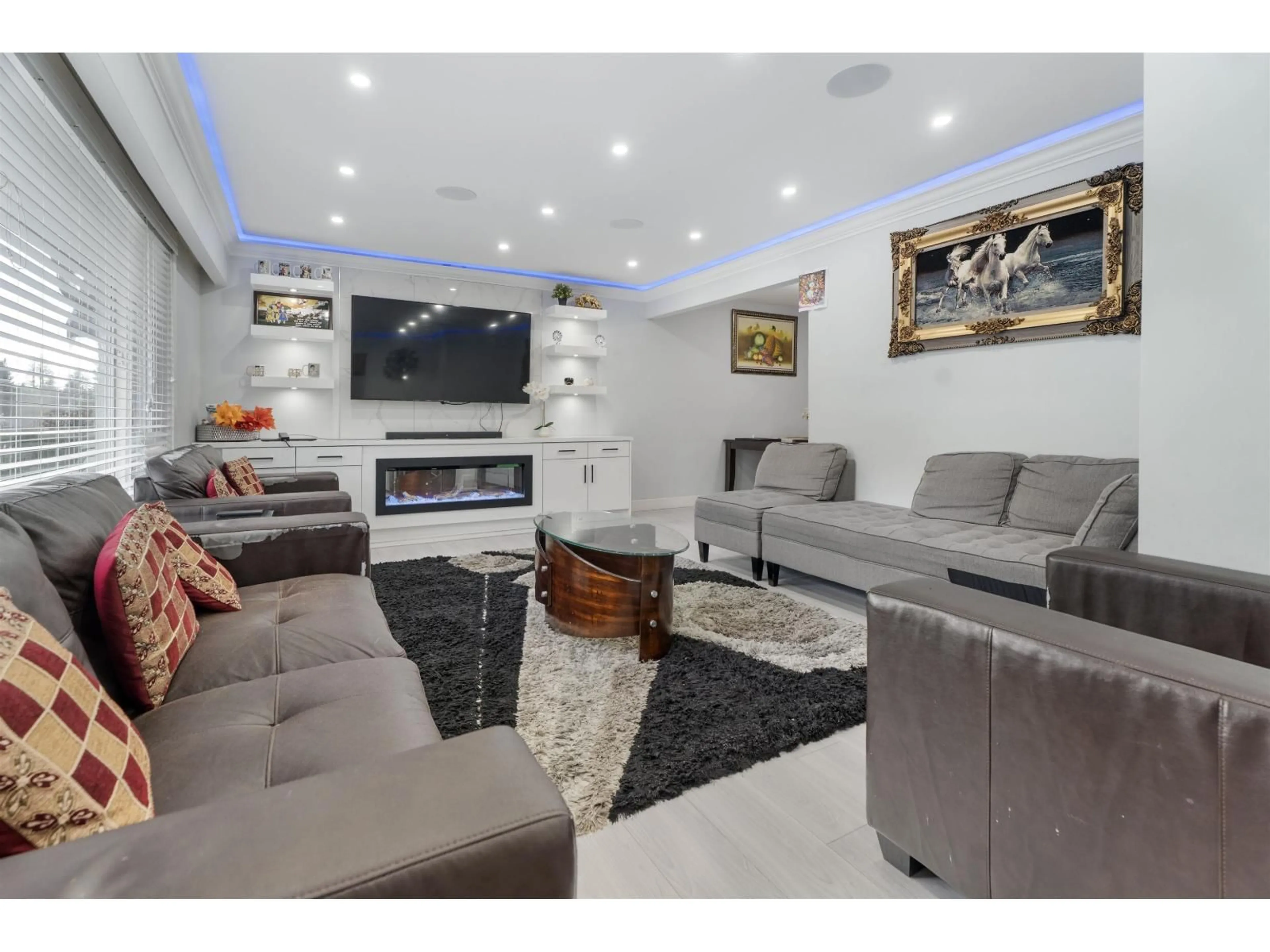 Living room with furniture, unknown for 12957 98B AVENUE, Surrey British Columbia V3T1C9