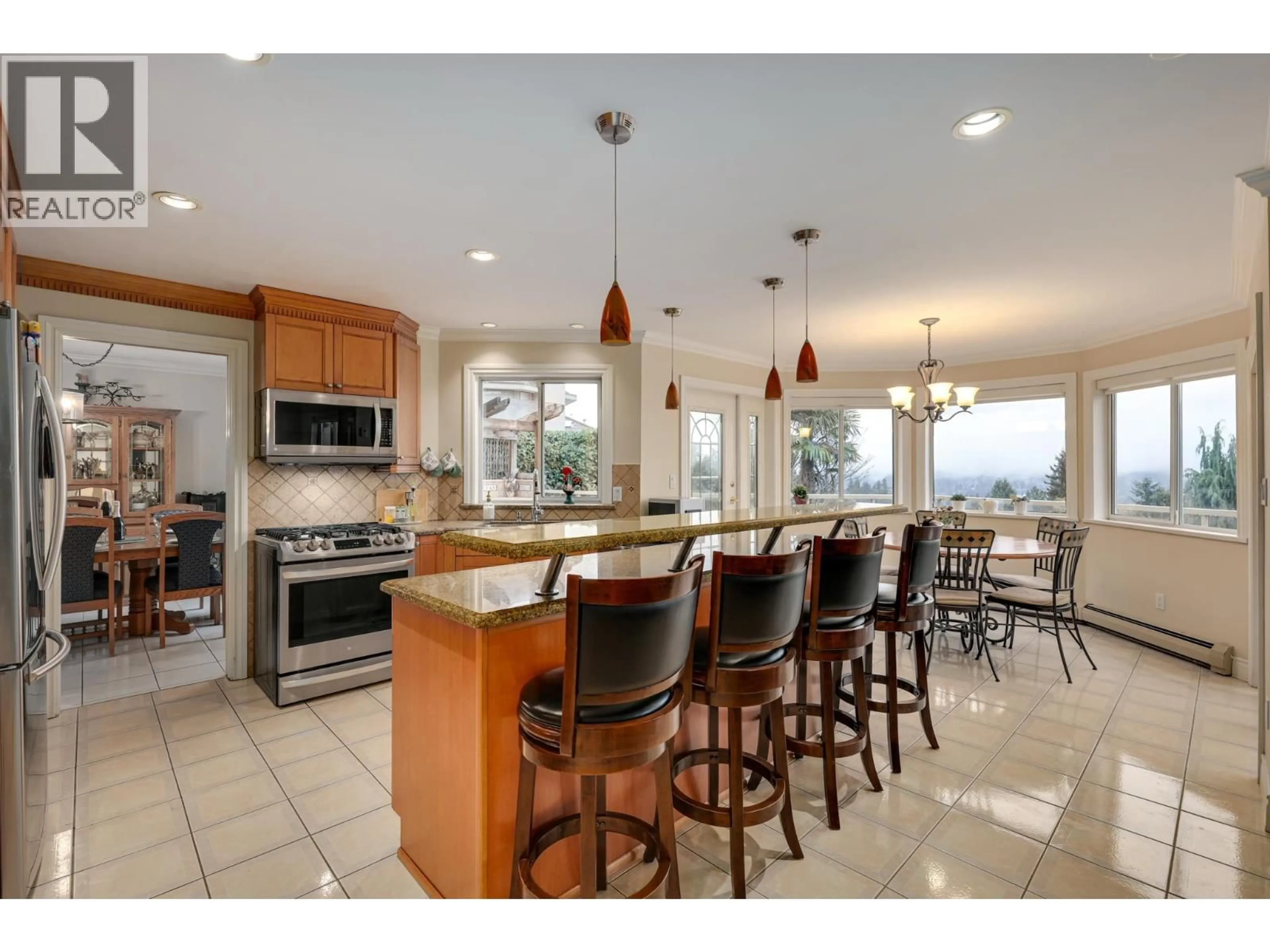 Open concept kitchen, ceramic/tile floor for 67 TIMBERCREST DRIVE, Port Moody British Columbia V3H4T1