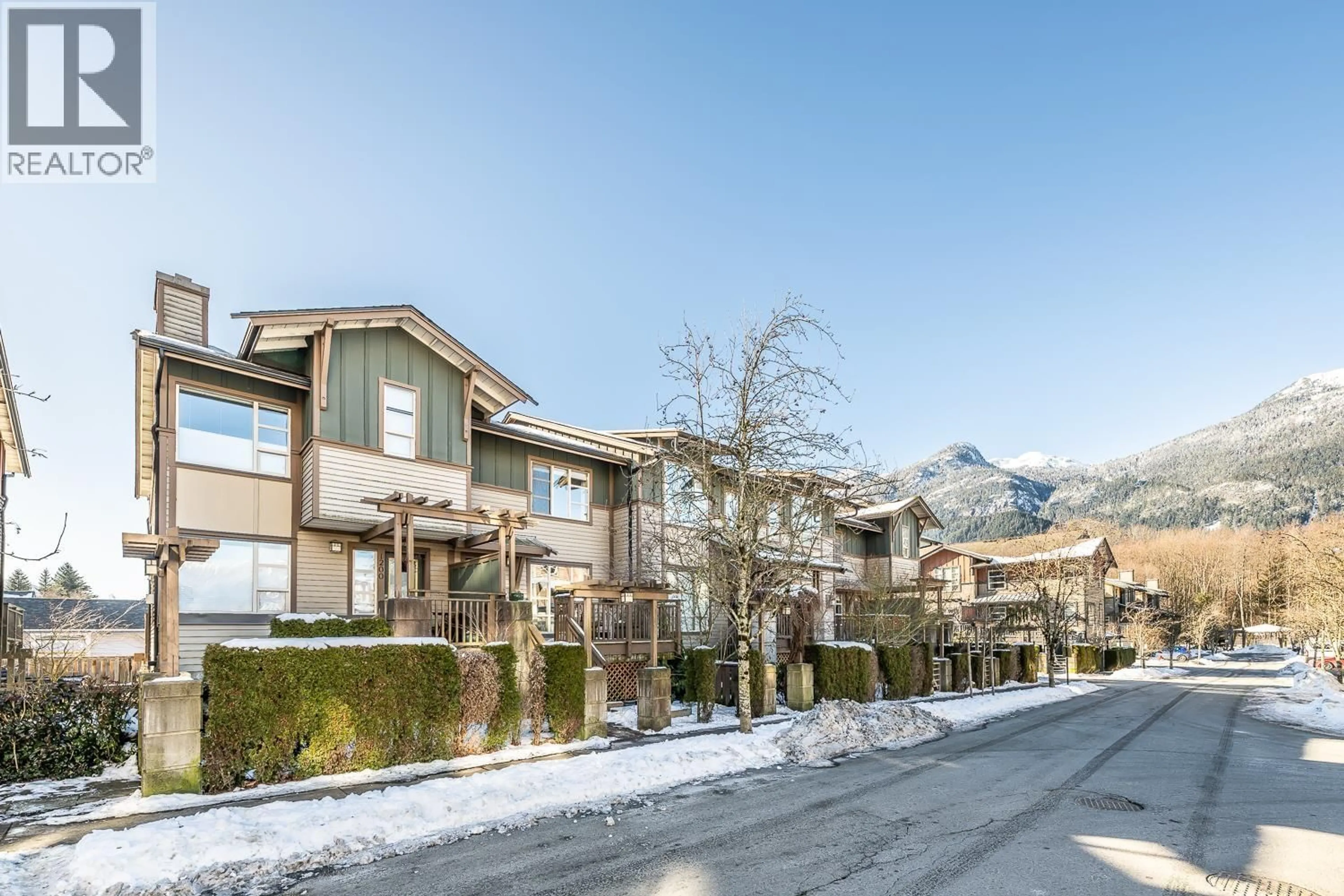 Patio, mountain view for 1198 VILLAGE GREEN WAY, Squamish British Columbia V8B0N5