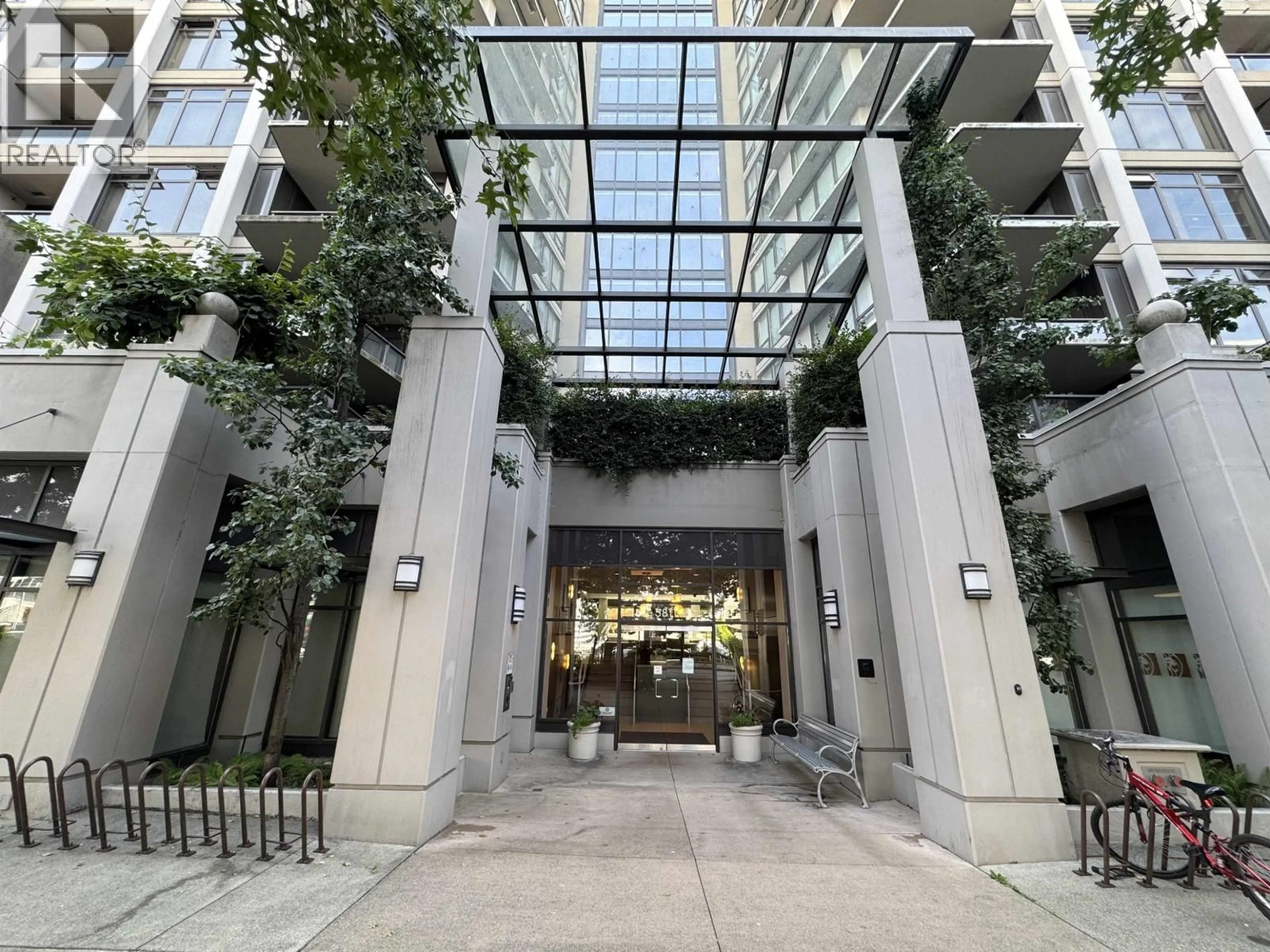 Indoor foyer for 612 - 5811 NO. 3 ROAD, Richmond British Columbia V6X2C9