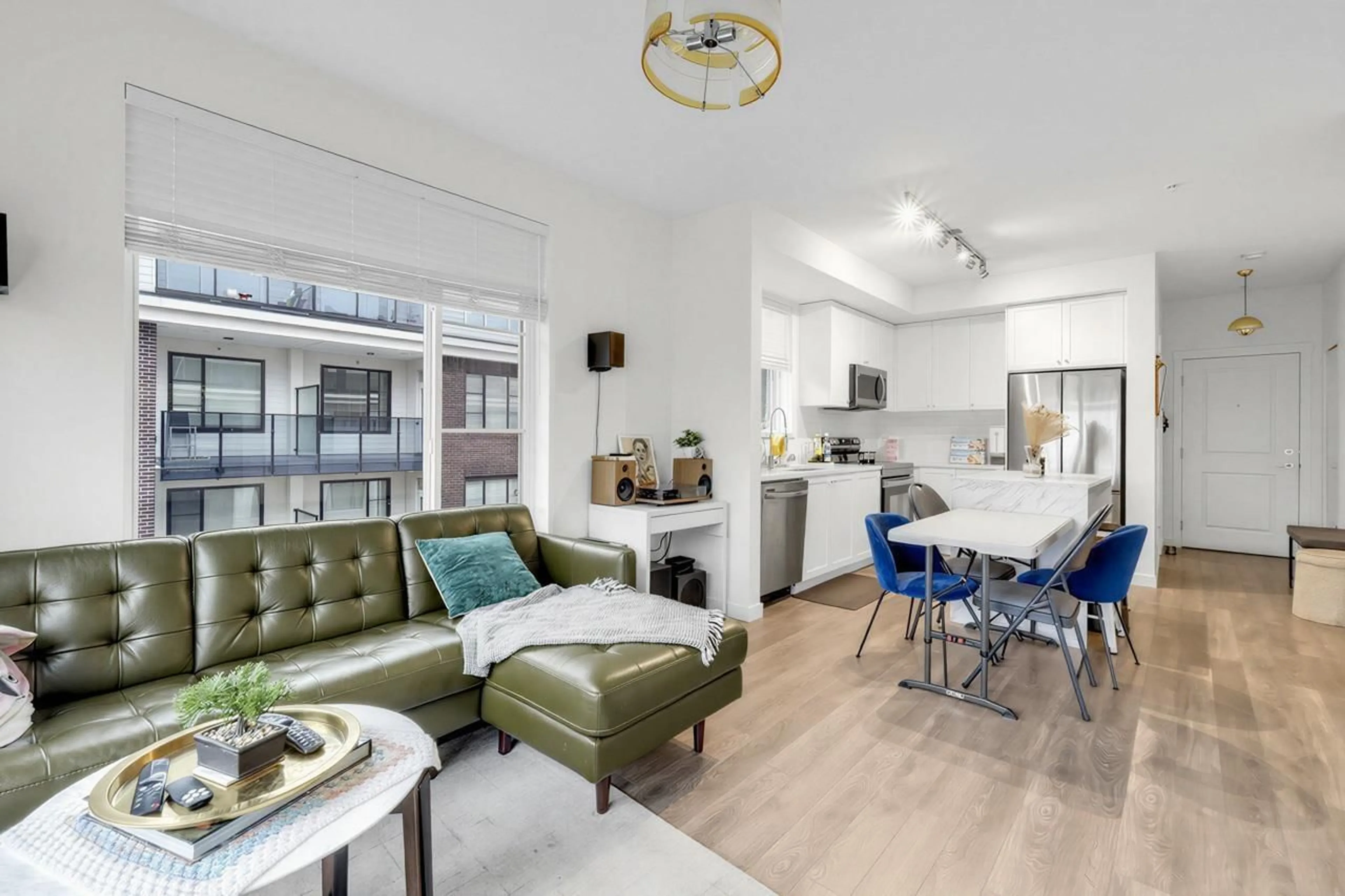 Open concept kitchen, unknown for 516 - 15858 FRASER HIGHWAY, Surrey British Columbia V4N6X4