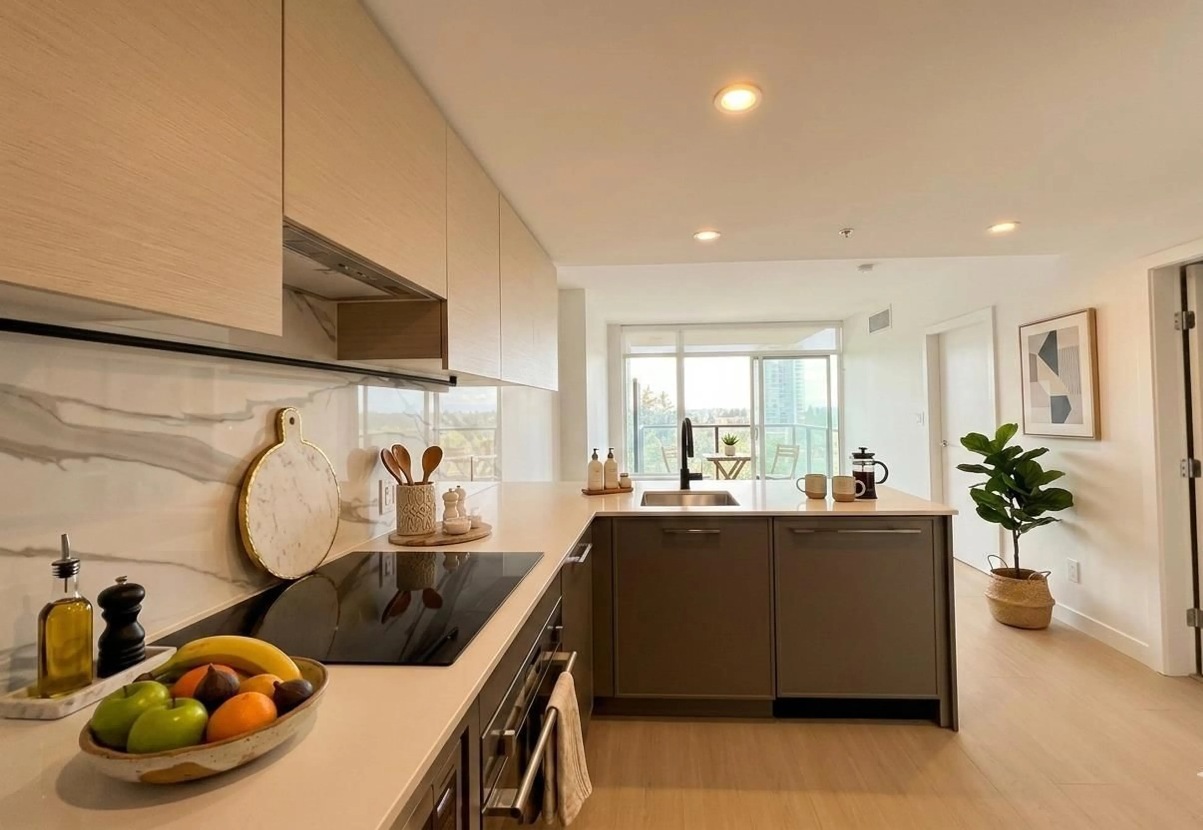 Contemporary kitchen, ceramic/tile floor for 502 - 13745 GEORGE JUNCTION, Surrey British Columbia V3T0V8