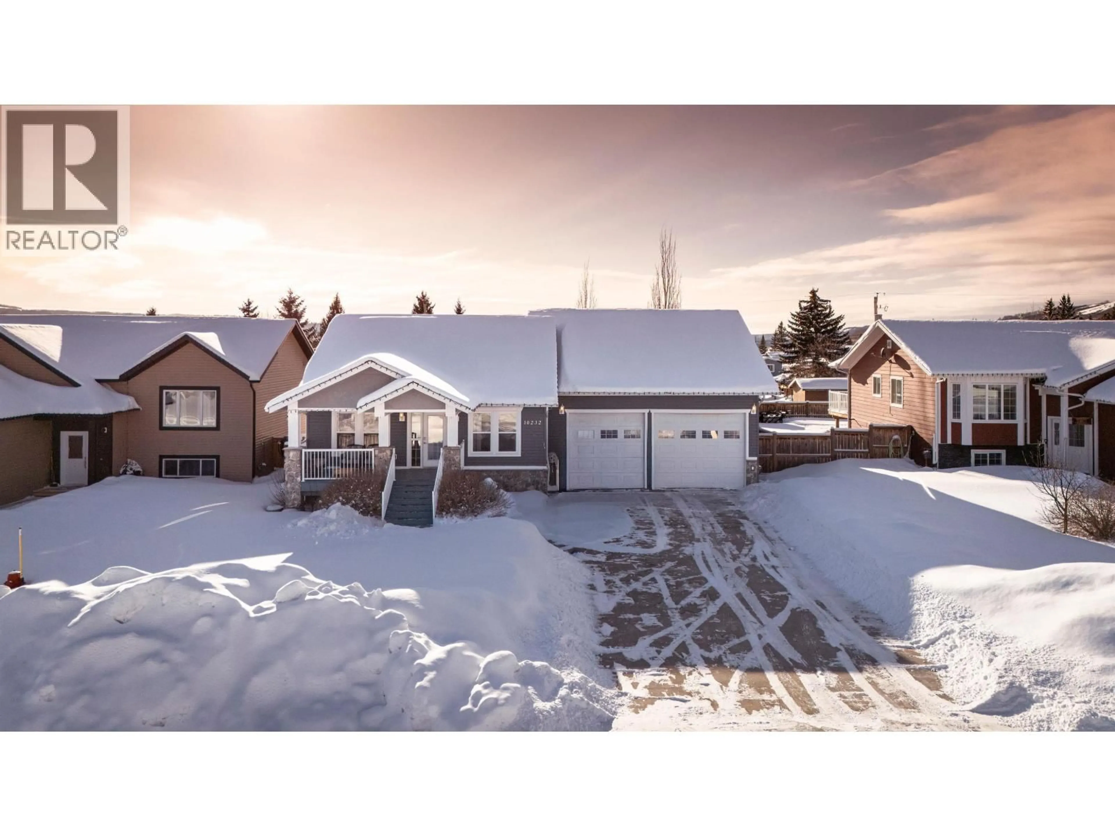 A pic from outside/outdoor area/front of a property/back of a property/a pic from drone, street for 10232 97 STREET, Taylor British Columbia V0C1H0