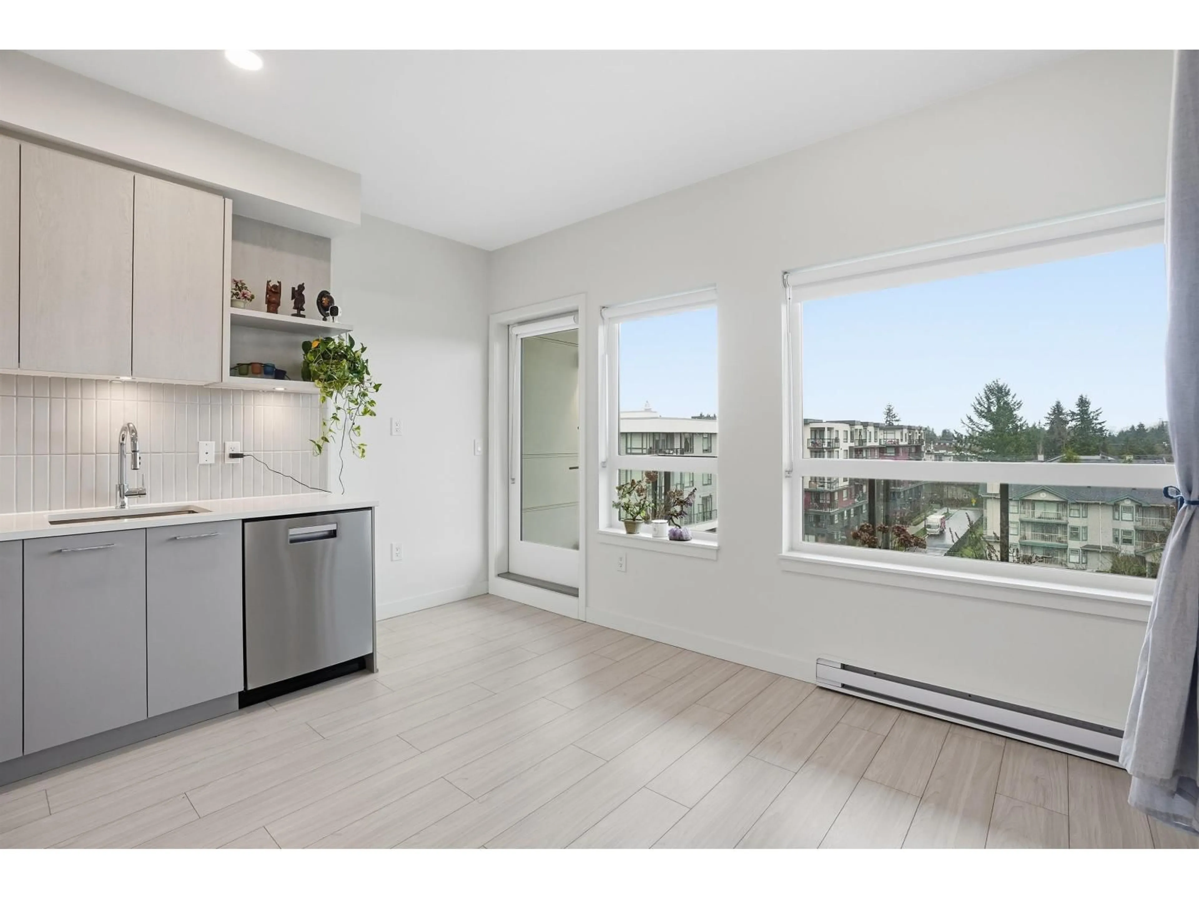 Open concept kitchen, unknown for 604 - 10777 138 STREET, Surrey British Columbia V3T0T5