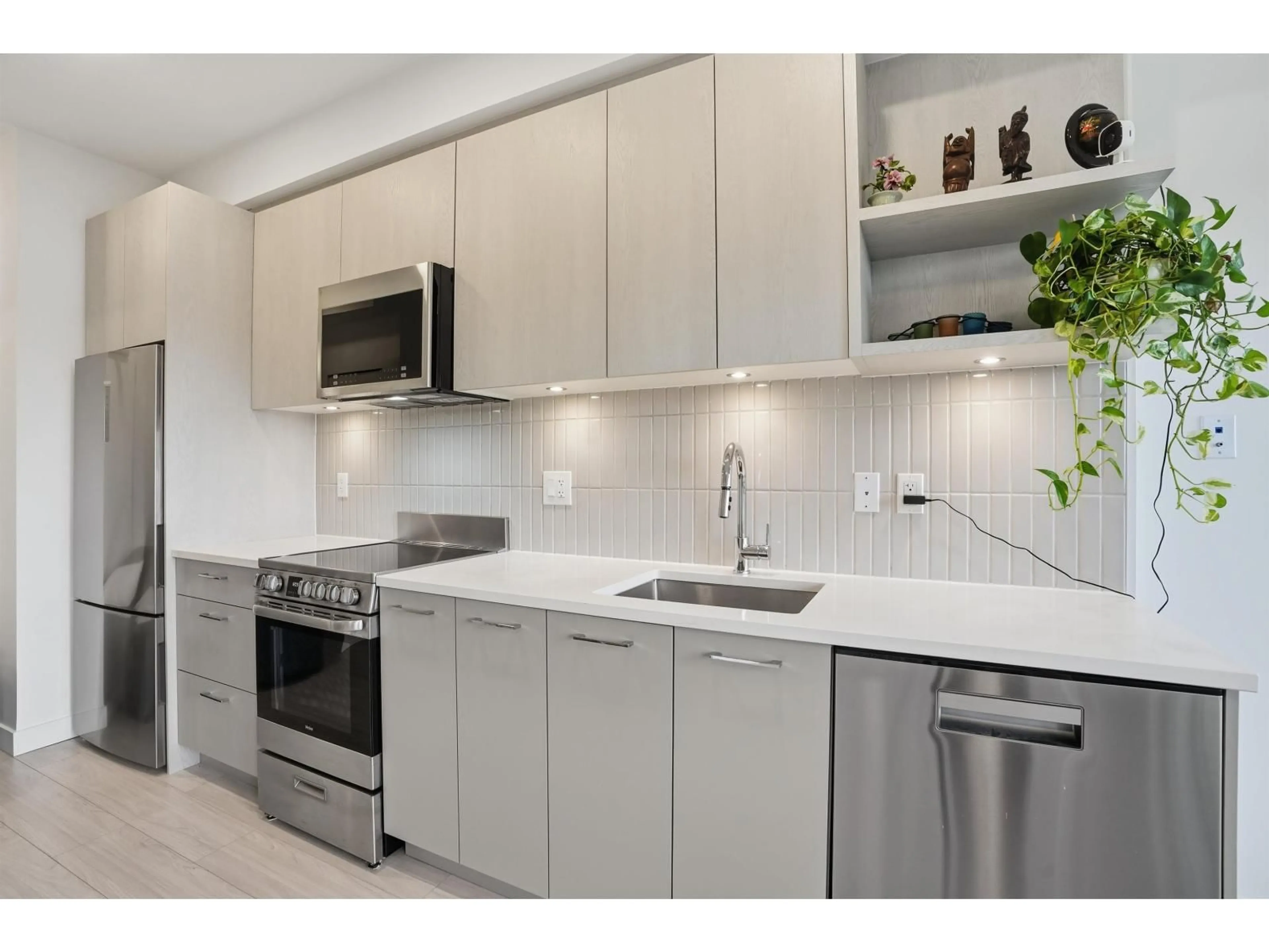 Unknown for 604 - 10777 138 STREET, Surrey British Columbia V3T0T5