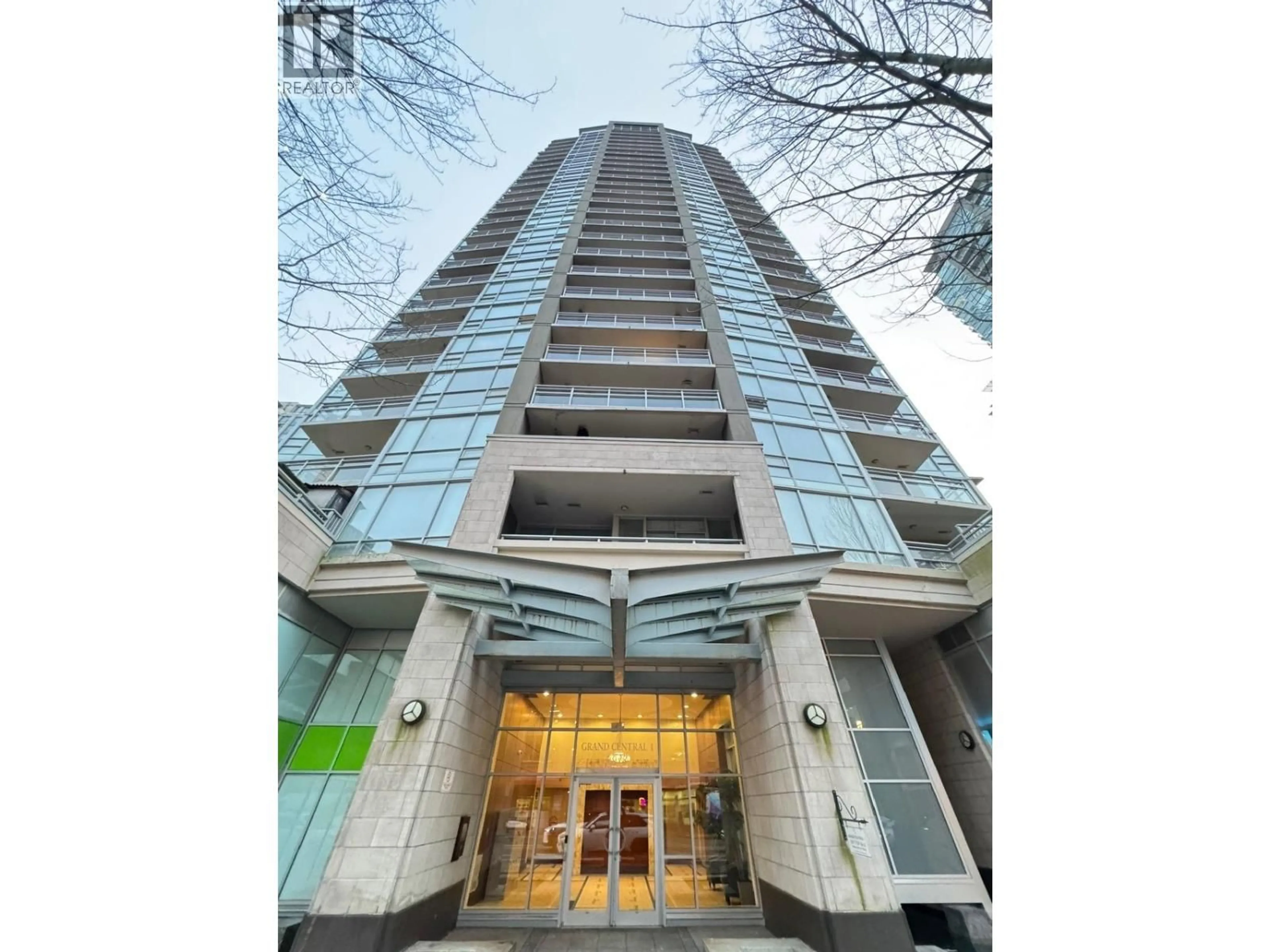 Indoor foyer for 1803 - 2978 GLEN DRIVE, Coquitlam British Columbia V3B0C3