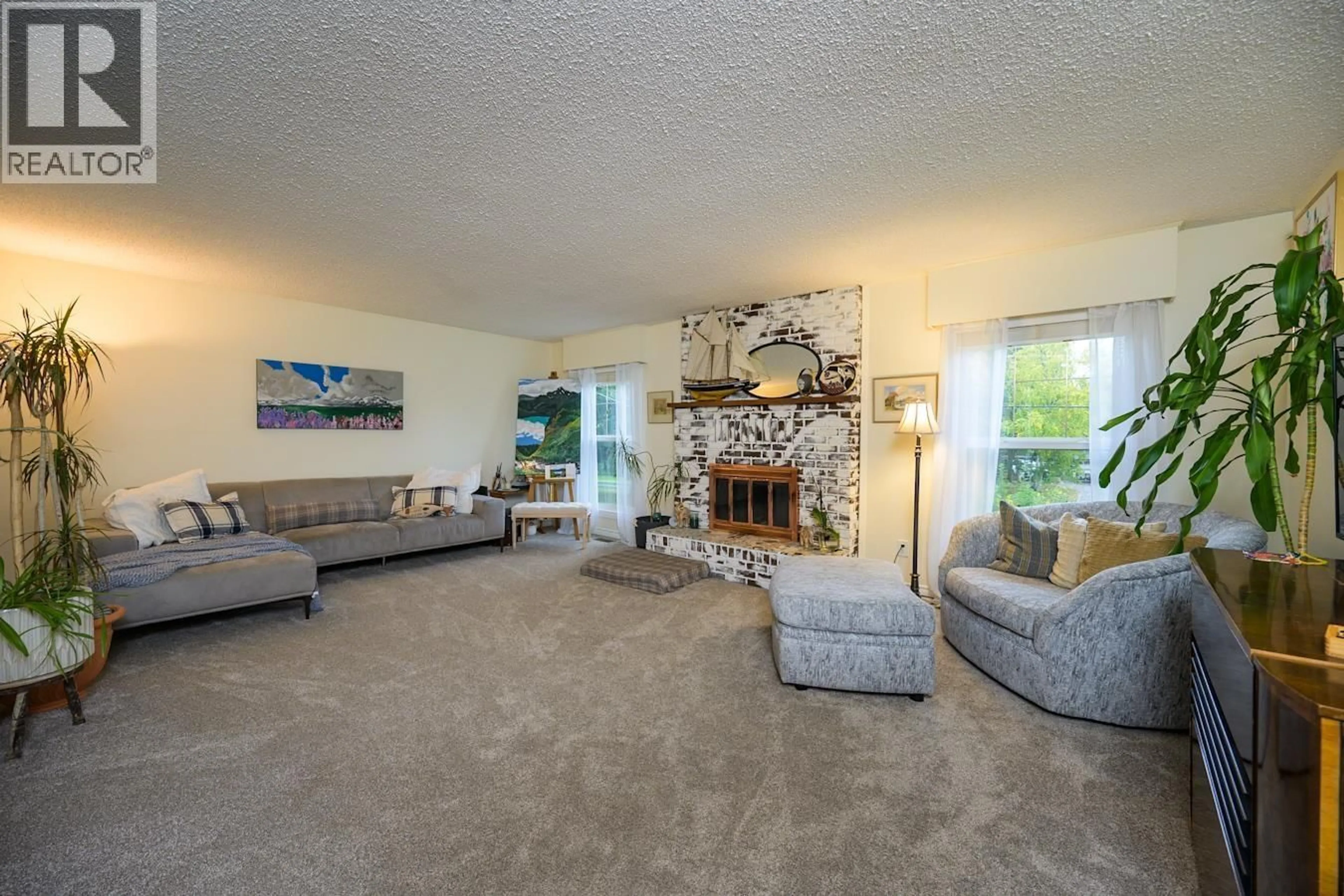 Living room with furniture, unknown for 3582 ROSIA ROAD, Prince George British Columbia V2K4Y6