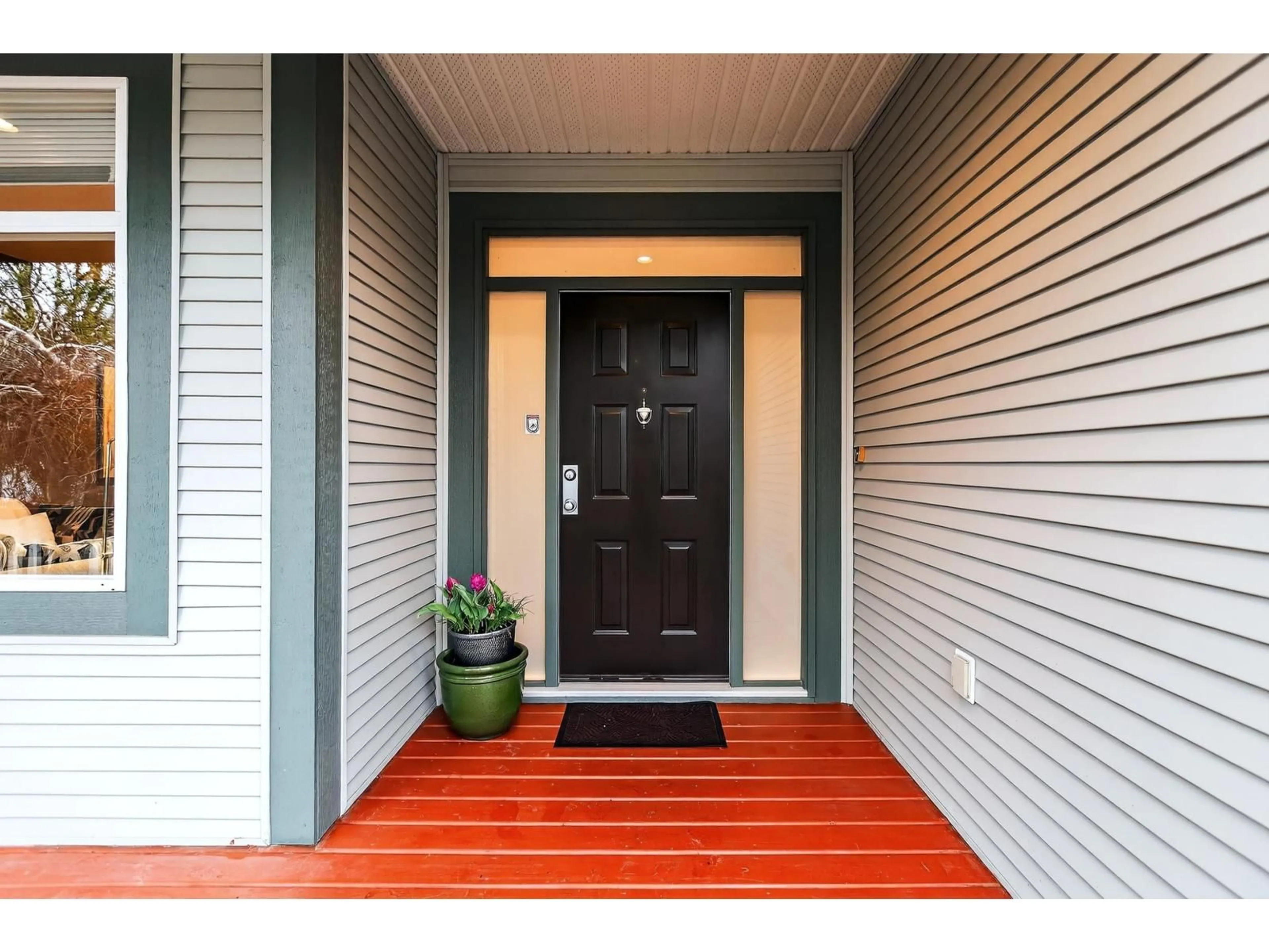 Indoor entryway for 7134 196A STREET, Langley British Columbia V2Y2Z9
