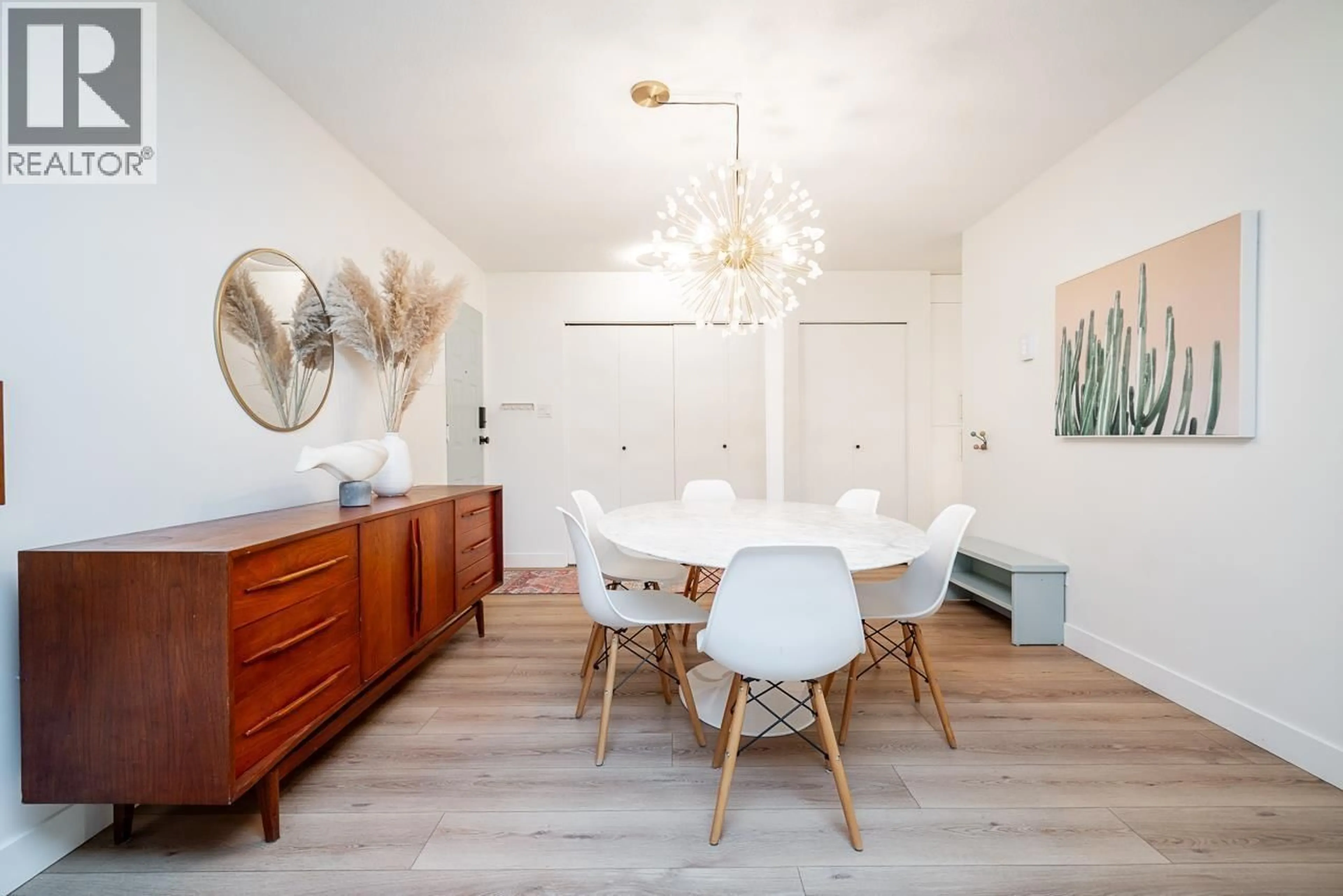 Dining room, wood/laminate floor for 4 - 7363 MONTECITO DRIVE, Burnaby British Columbia V5A1R4