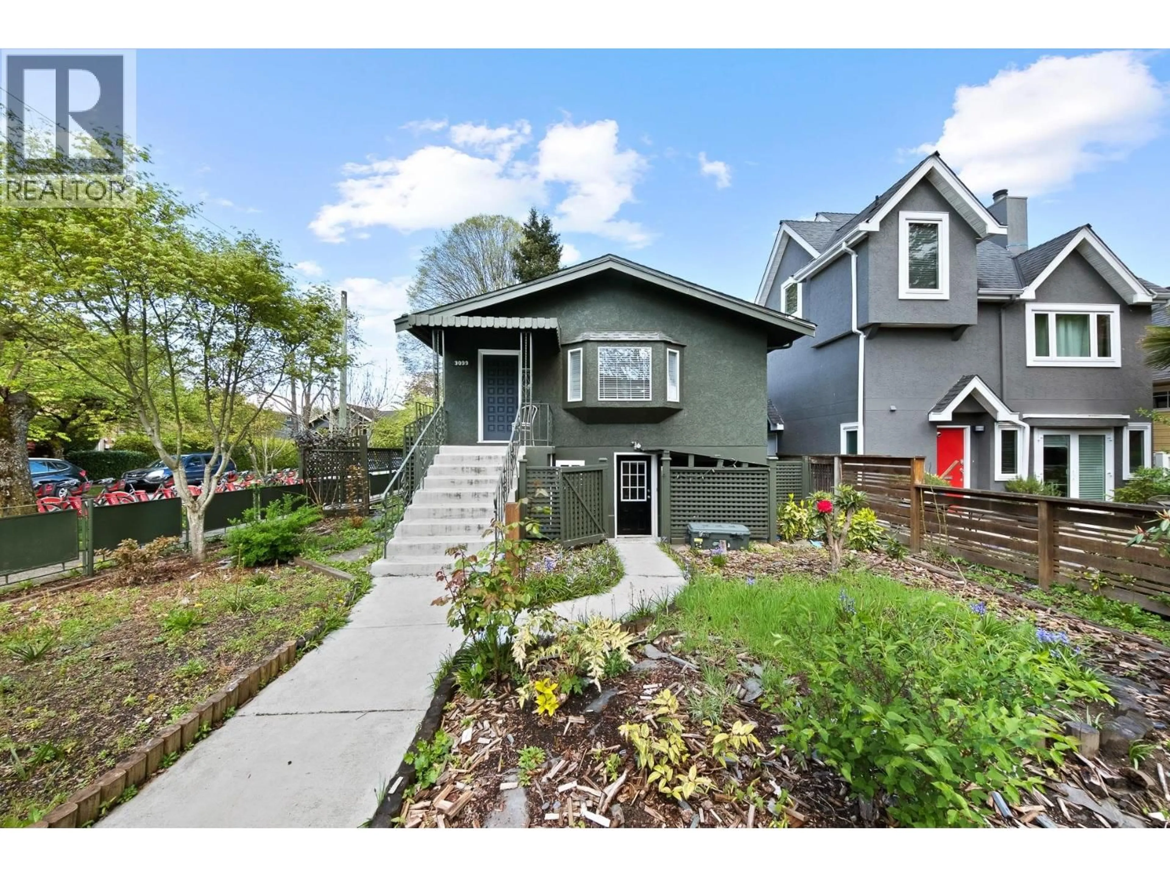 Home with vinyl exterior material, street for 3099 6TH AVENUE, Vancouver British Columbia V6K1X4