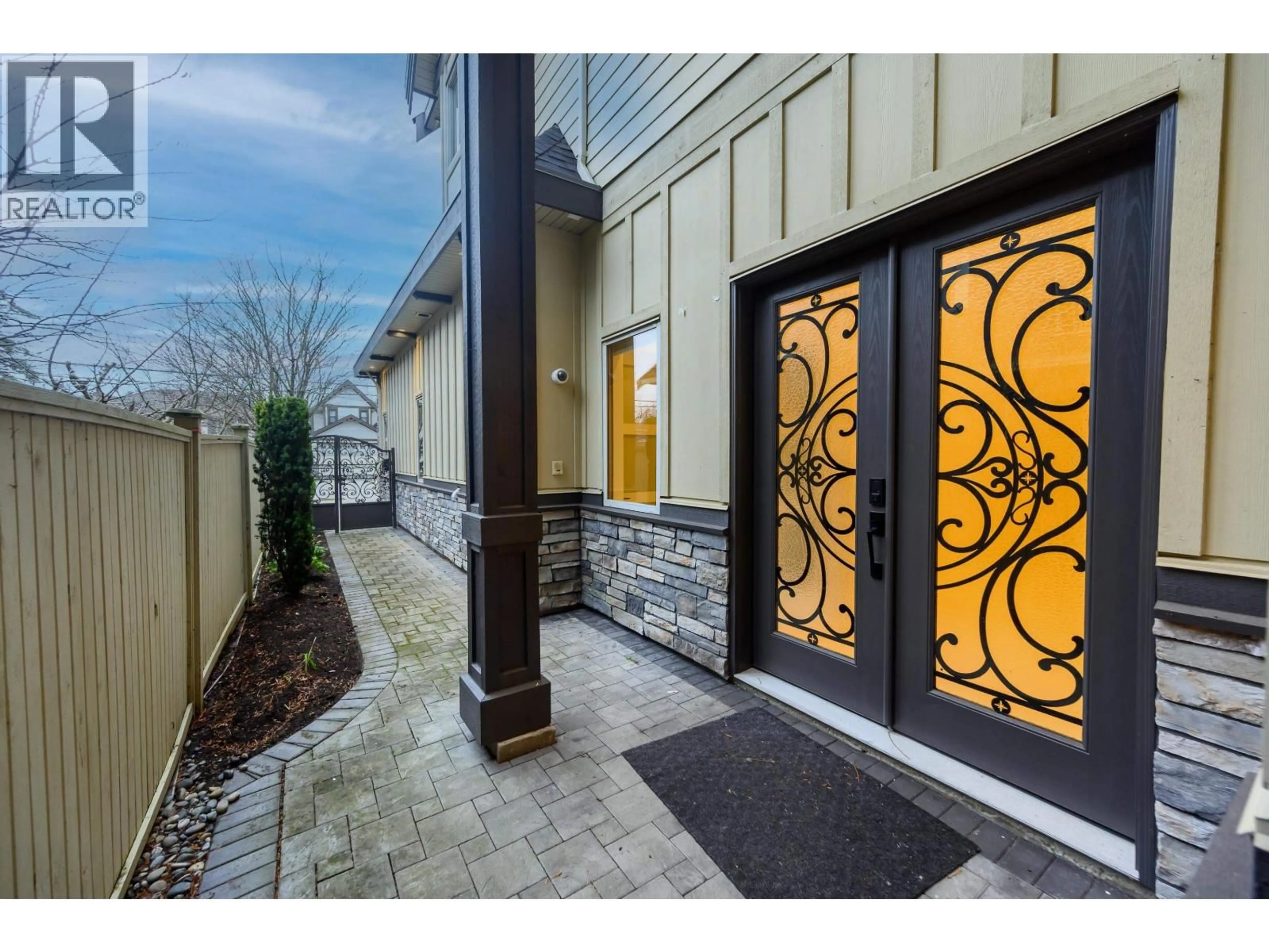 Indoor entryway for 8980 HEATHER STREET, Richmond British Columbia V6Y2R8