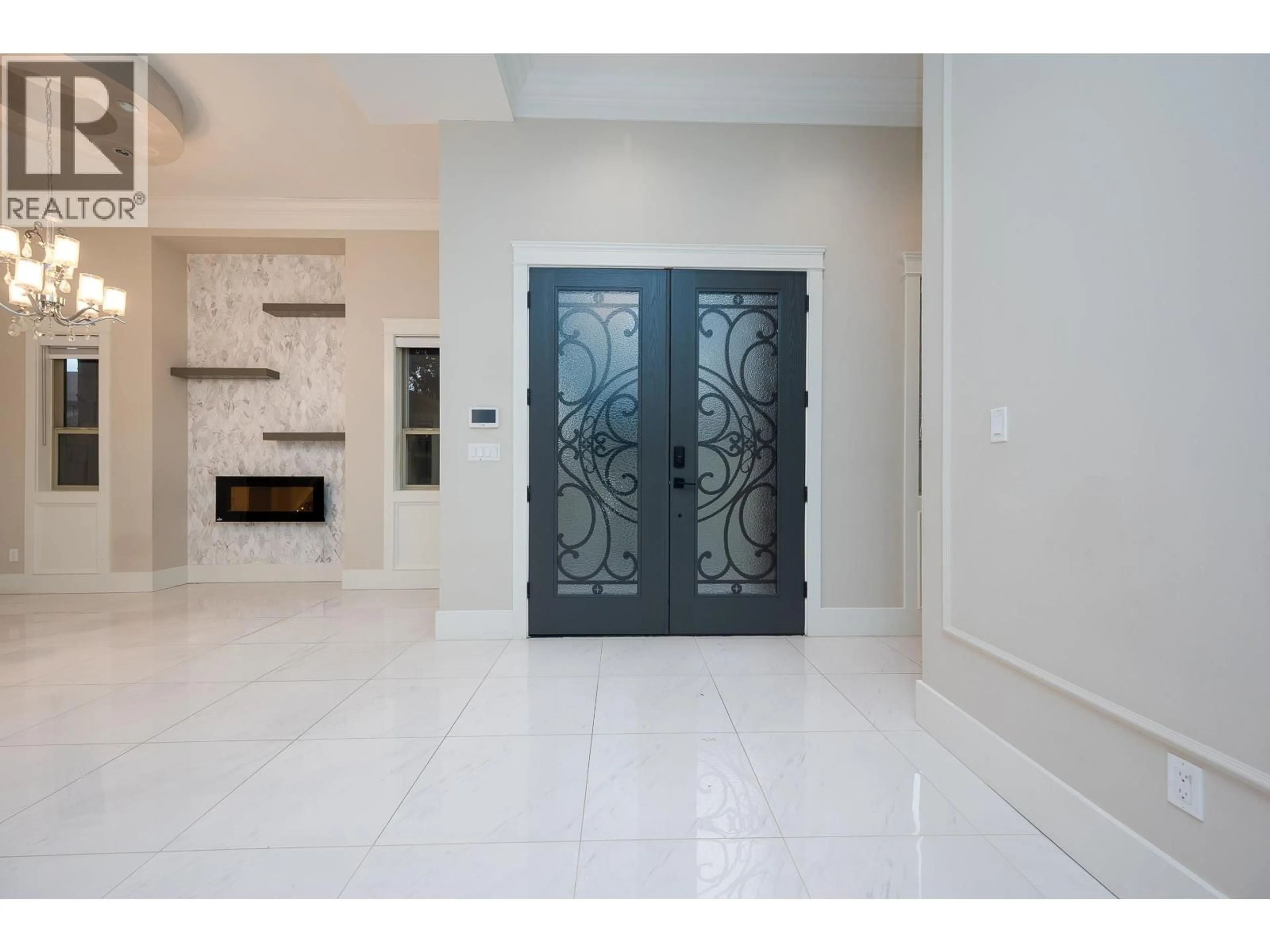 Indoor entryway for 8980 HEATHER STREET, Richmond British Columbia V6Y2R8