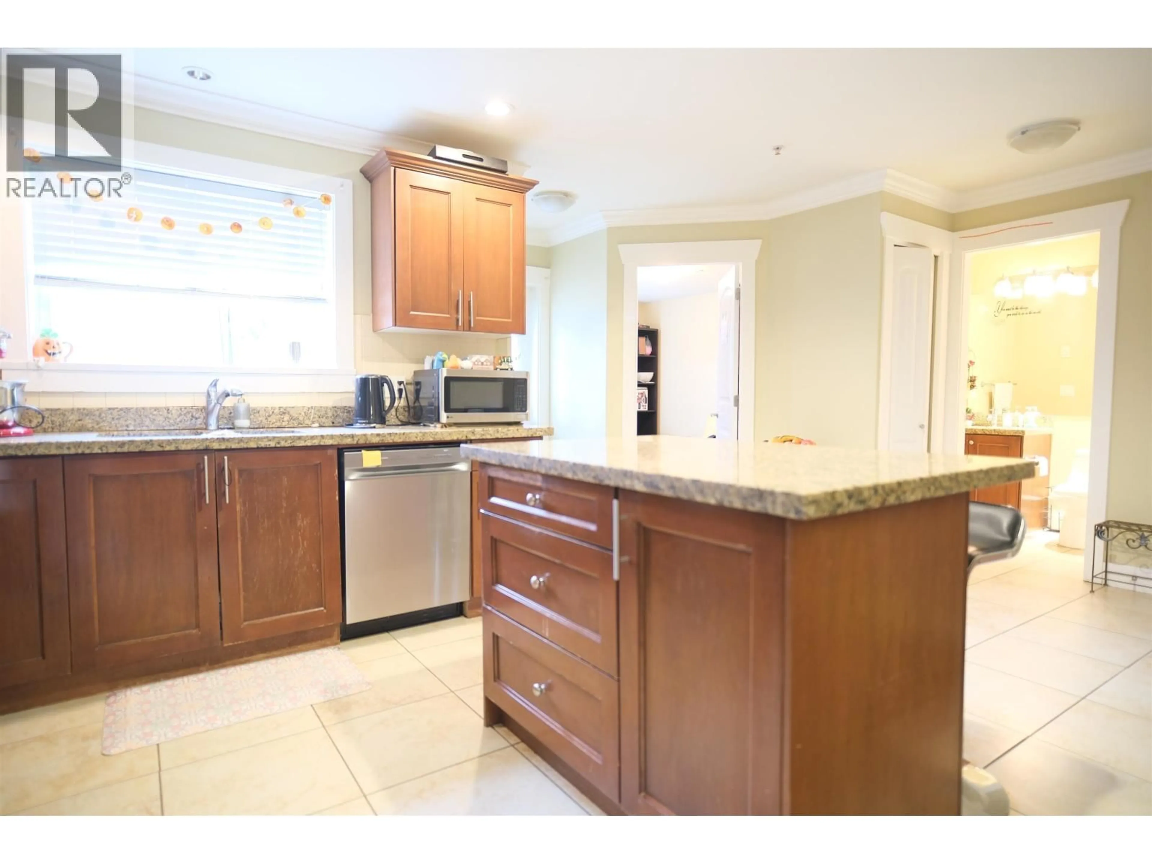 Standard kitchen, ceramic/tile floor for 25 - 22977 116 AVENUE, Maple Ridge British Columbia V2X9A8