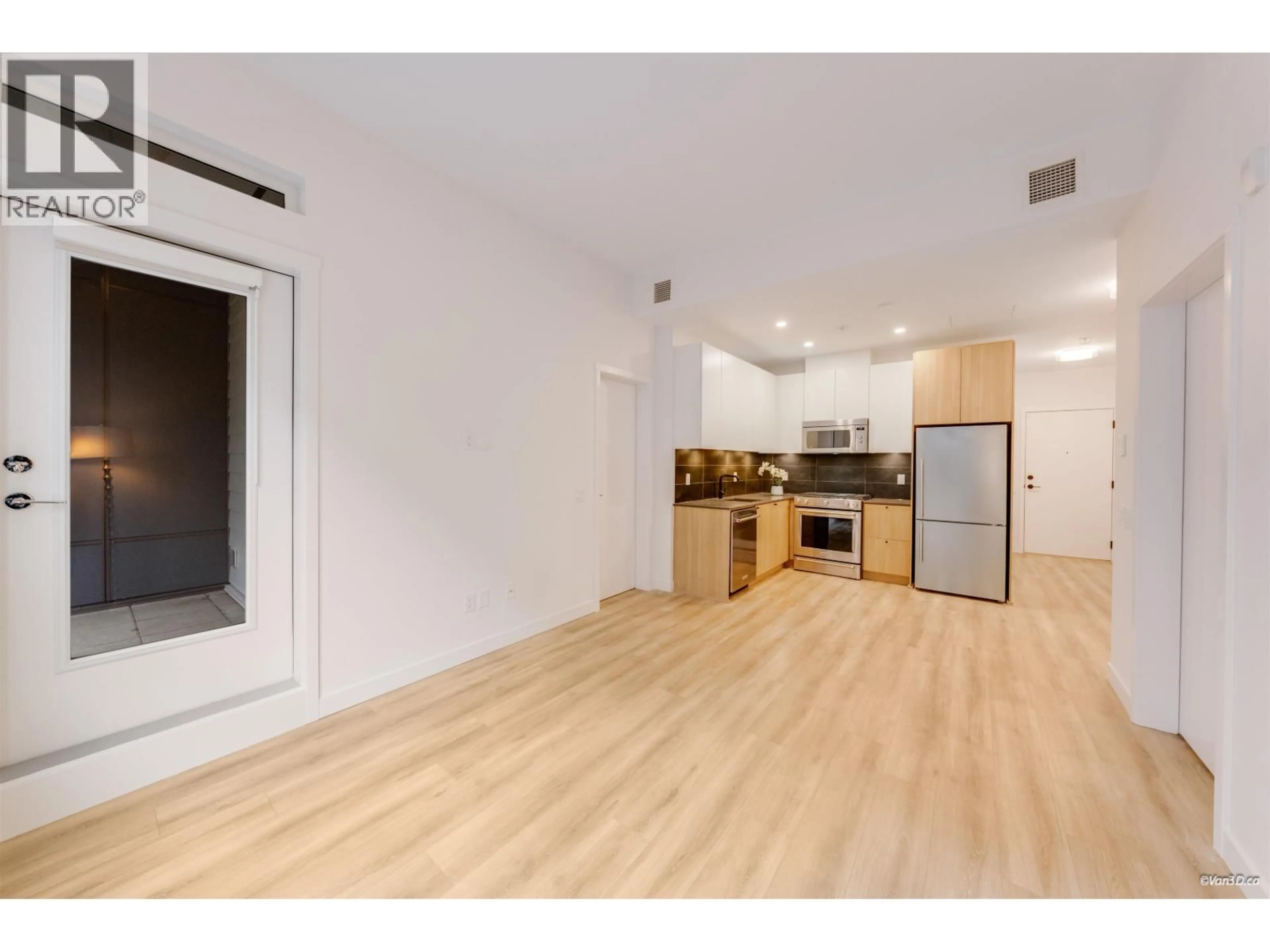 Unknown for 102 - 645 COMO LAKE AVENUE, Coquitlam British Columbia V3J0N9