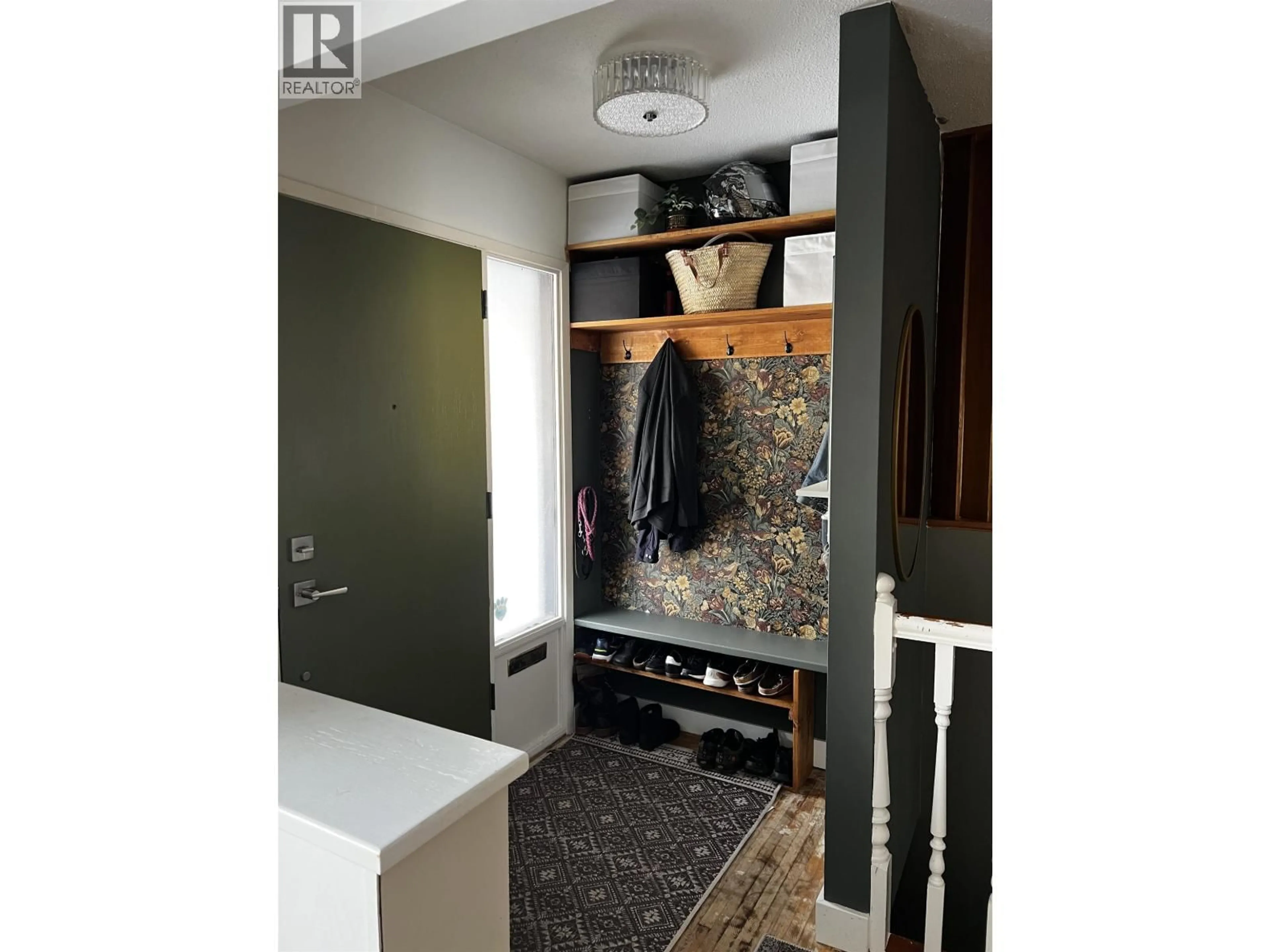 Indoor entryway for 153 GILLETT STREET, Prince George British Columbia V2M2T1