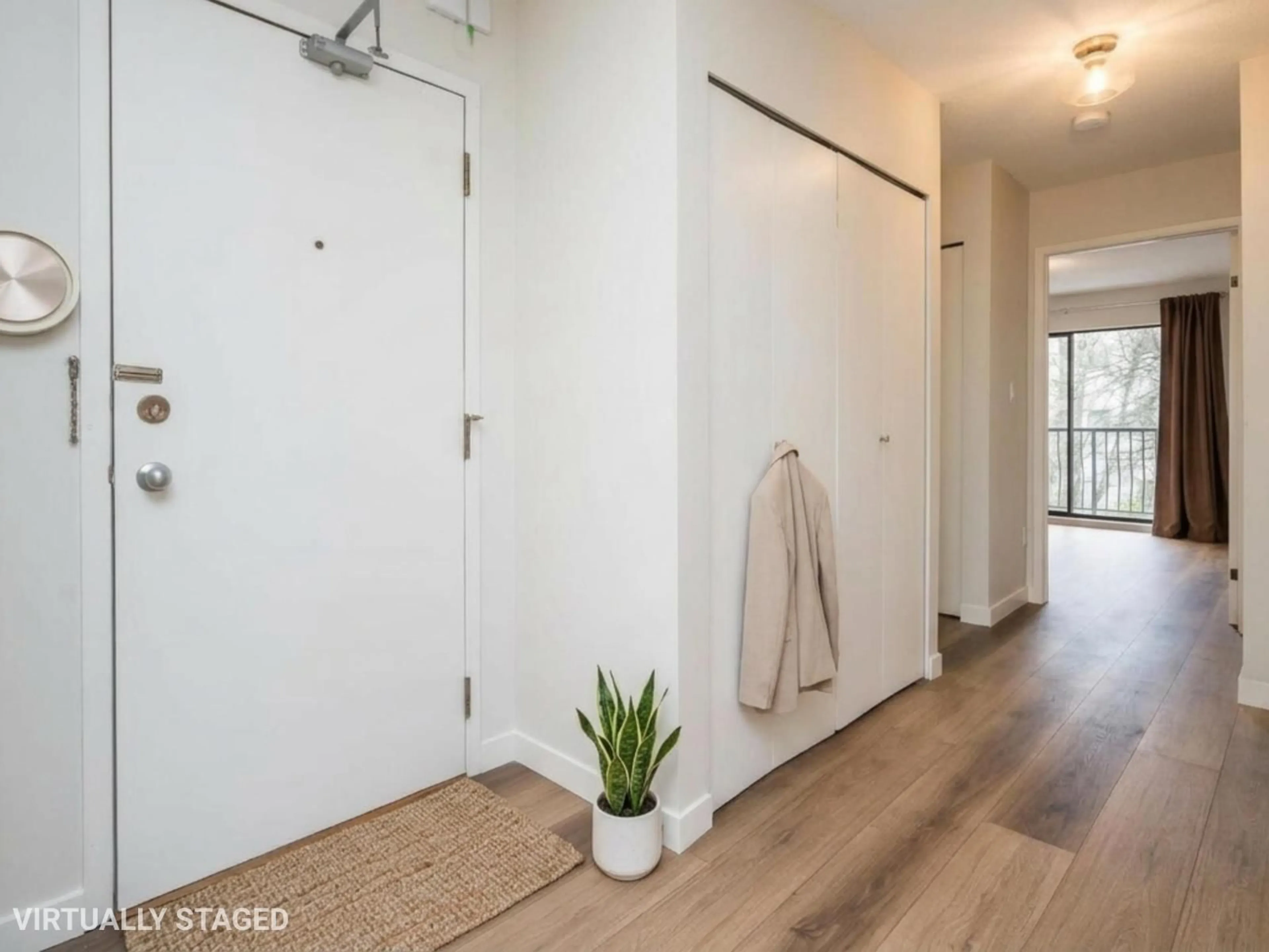 Indoor entryway for 201 - 32119 OLD YALE ROAD, Abbotsford British Columbia V2T2C8