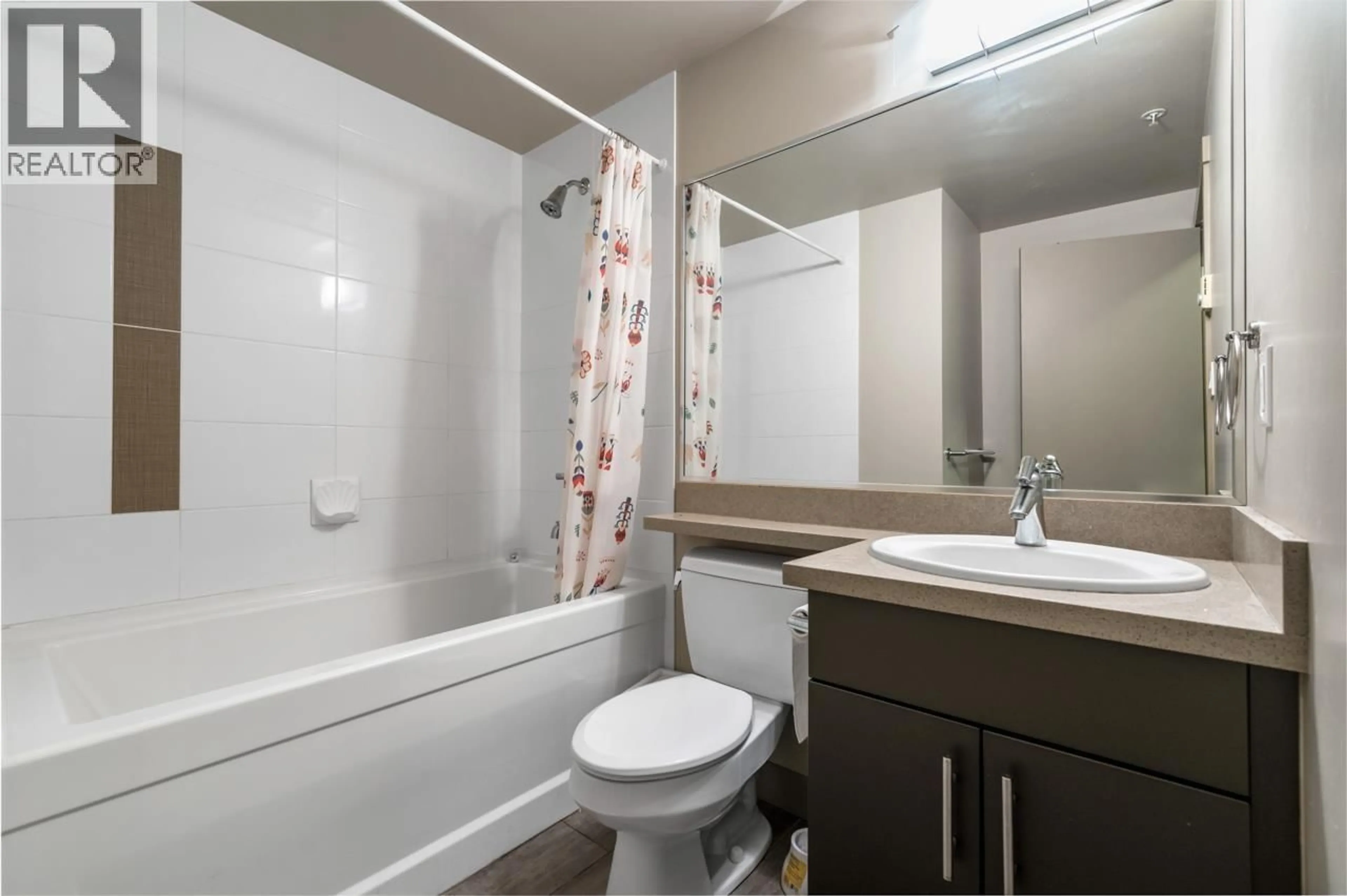 Standard bathroom, unknown for 417 - 9009 CORNERSTONE MEWS, Burnaby British Columbia V5A0B9