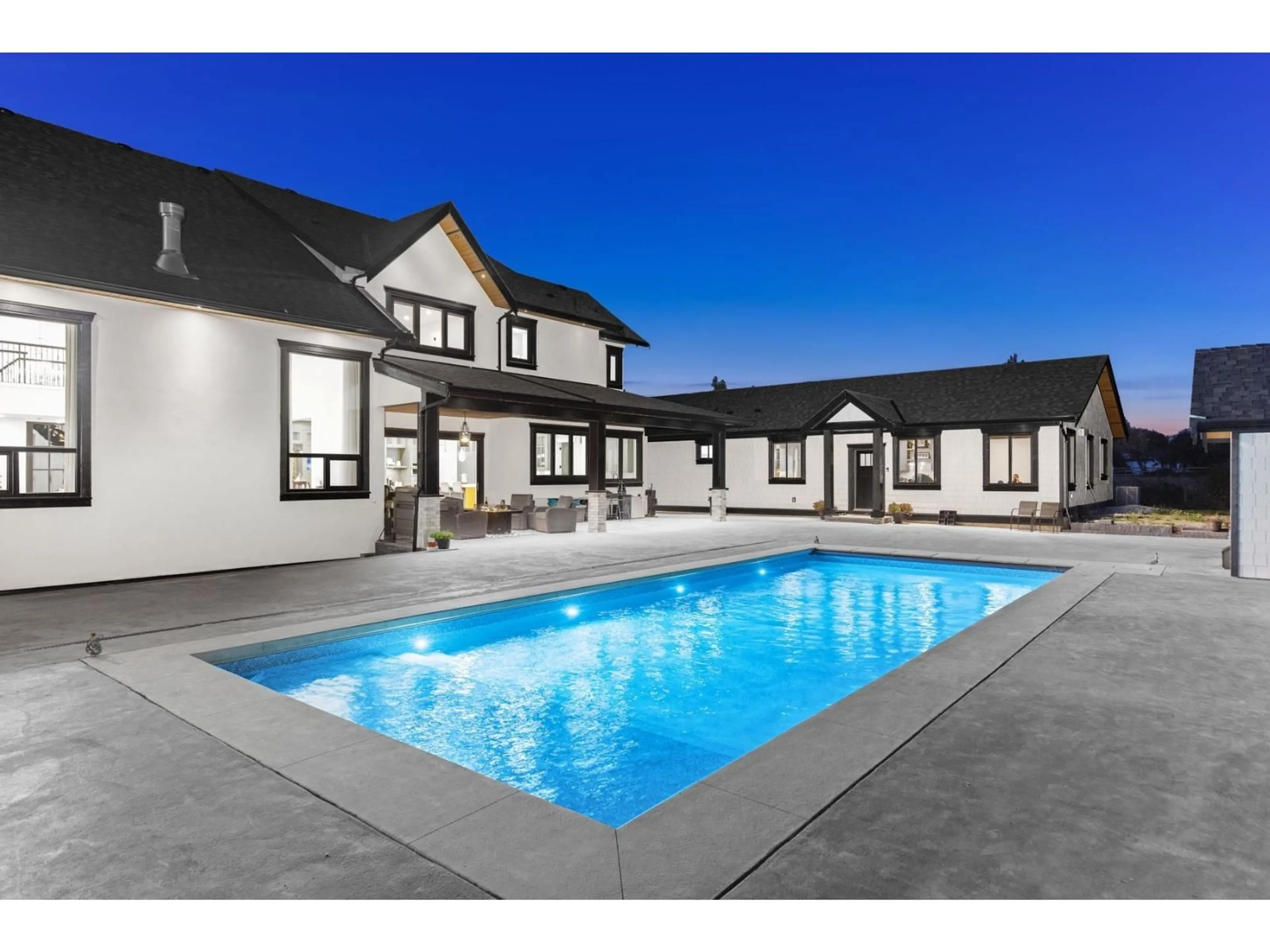 Pool for 19890 16 AVENUE, Langley British Columbia V2Z1K1