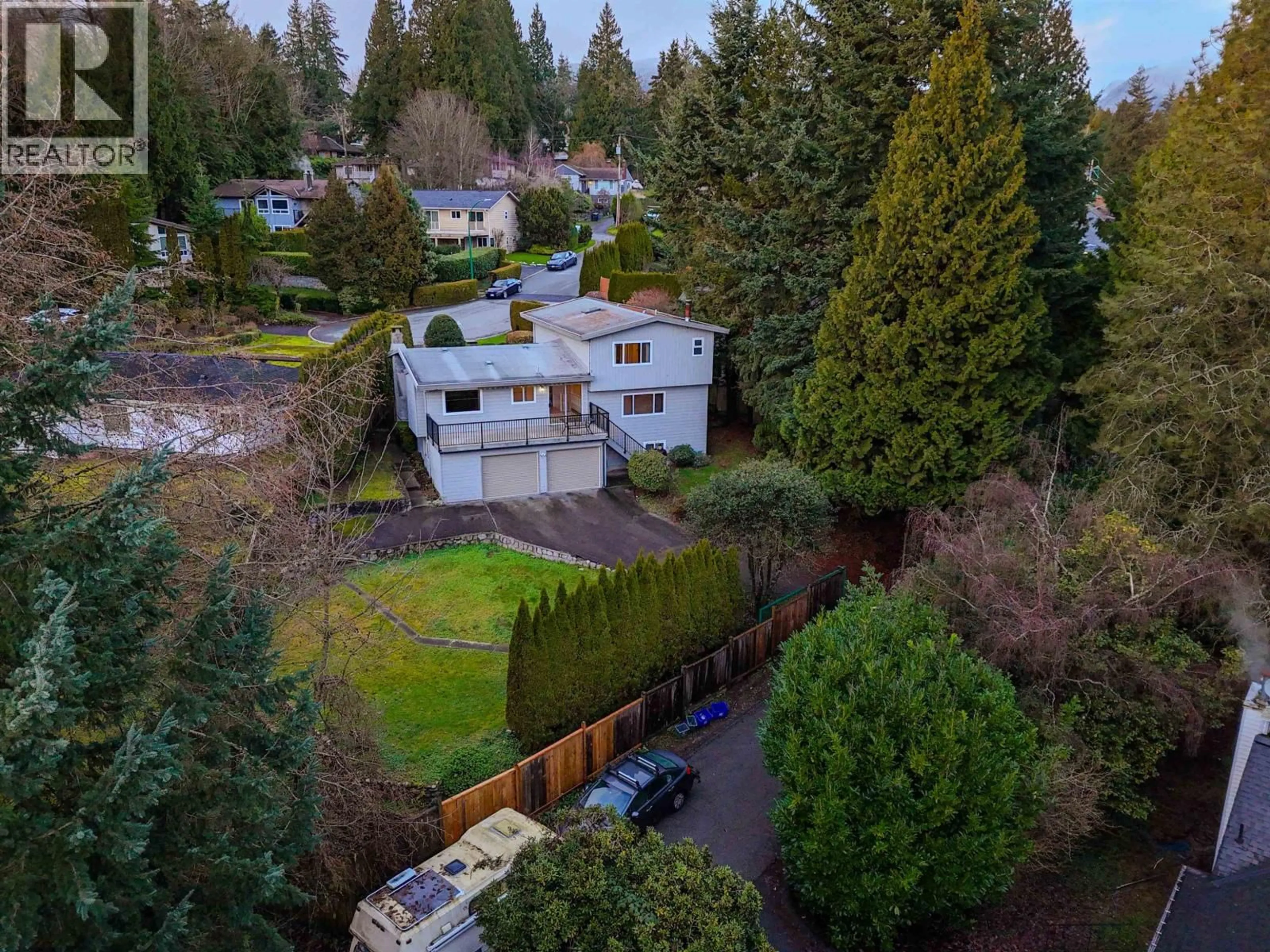 A pic from outside/outdoor area/front of a property/back of a property/a pic from drone, unknown for 1285 LUCKING PLACE, North Vancouver British Columbia V7J3L5