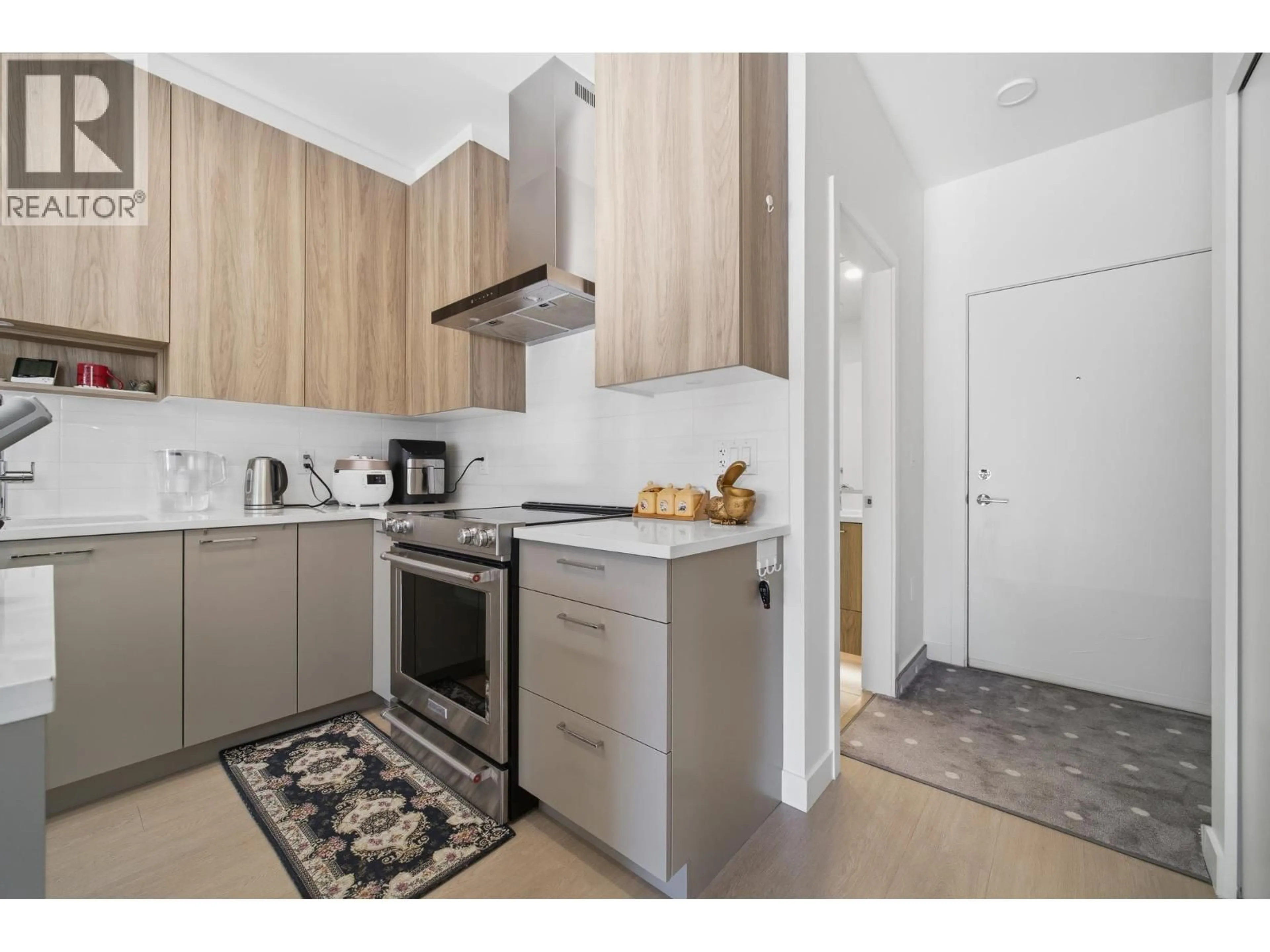 Standard kitchen, unknown for 309 - 7588 16TH STREET, Burnaby British Columbia V3N0H8