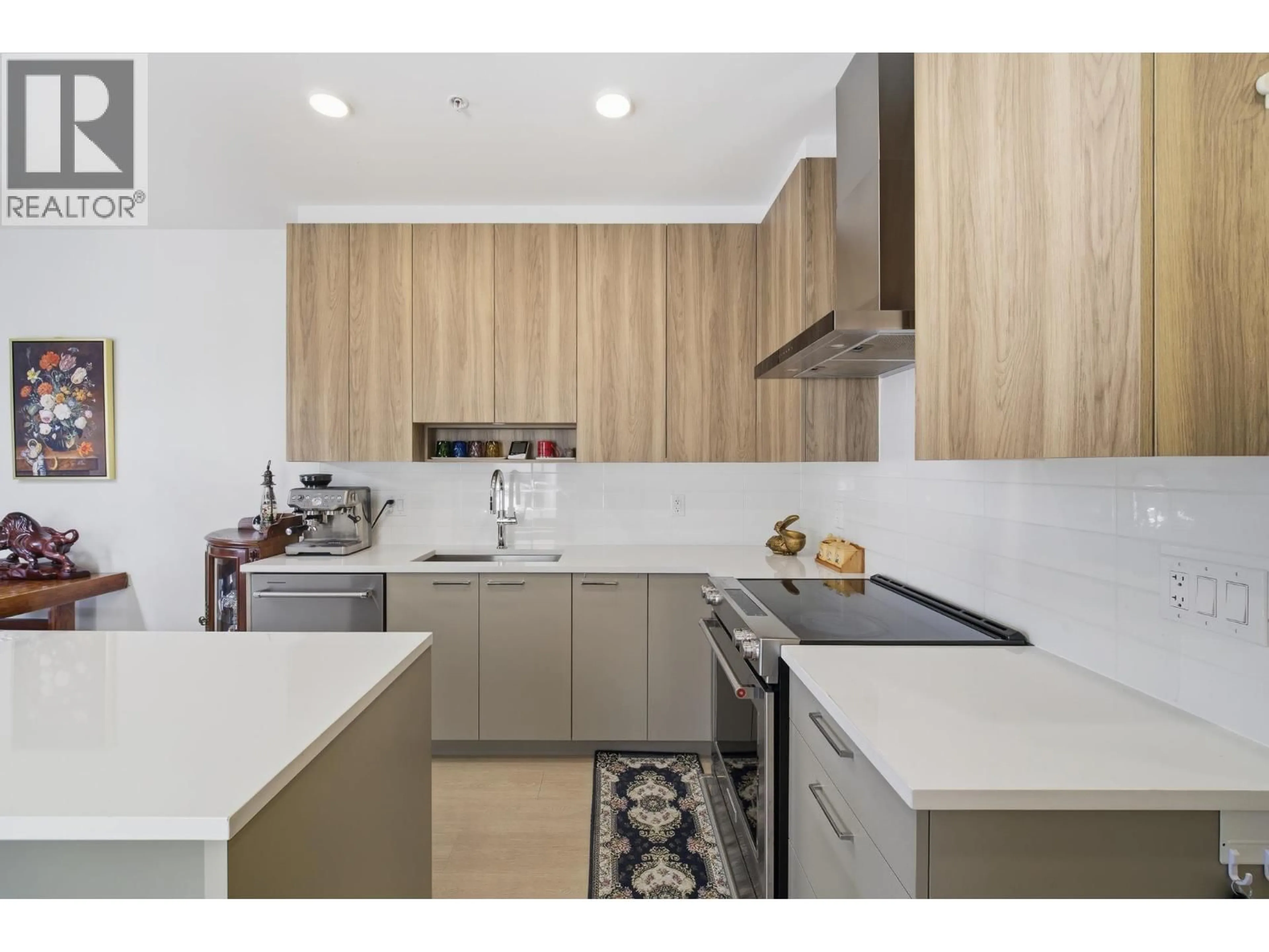 Standard kitchen, unknown for 309 - 7588 16TH STREET, Burnaby British Columbia V3N0H8