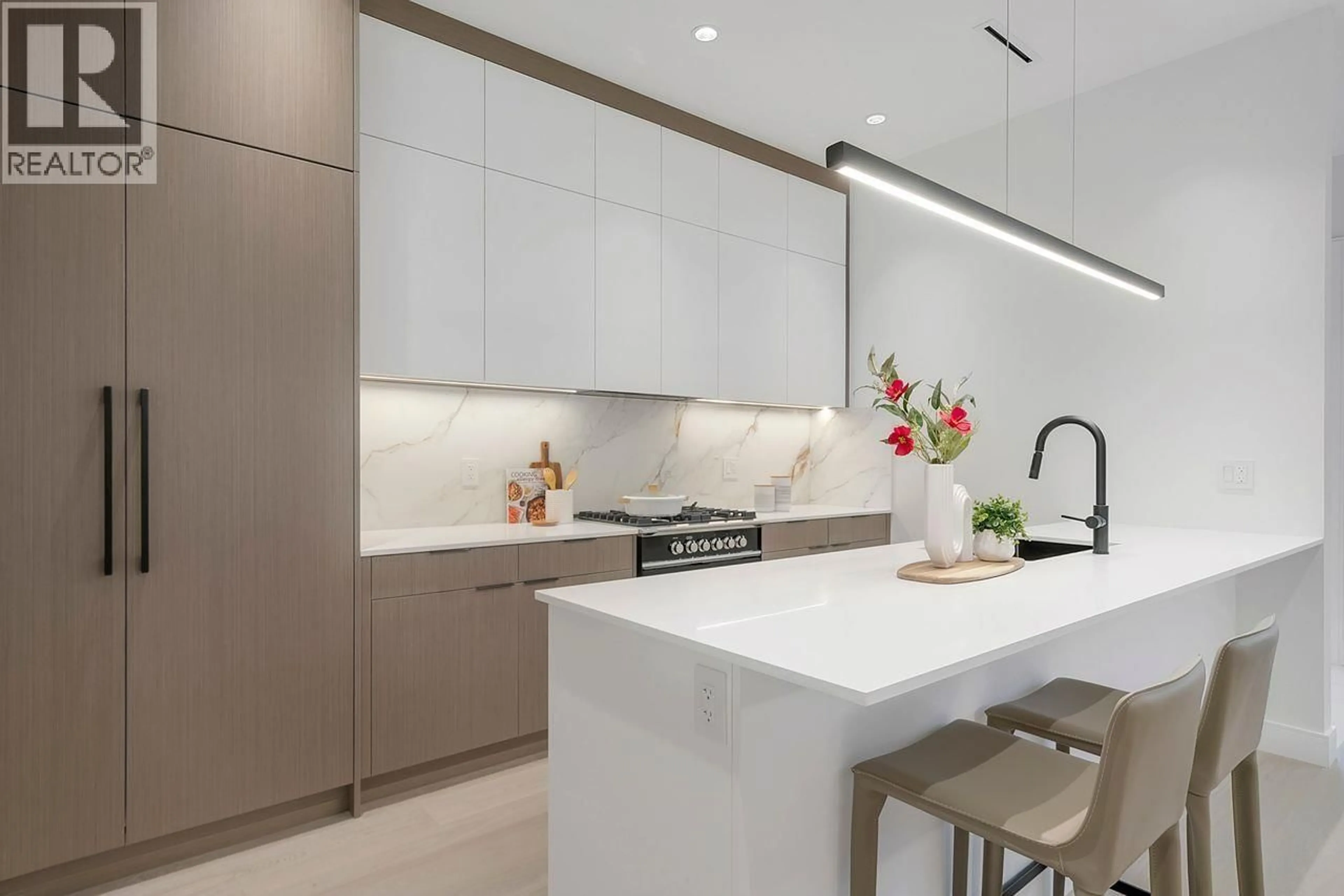 Contemporary kitchen, ceramic/tile floor for 1 - 4023 18TH AVENUE, Vancouver British Columbia V6S1B9