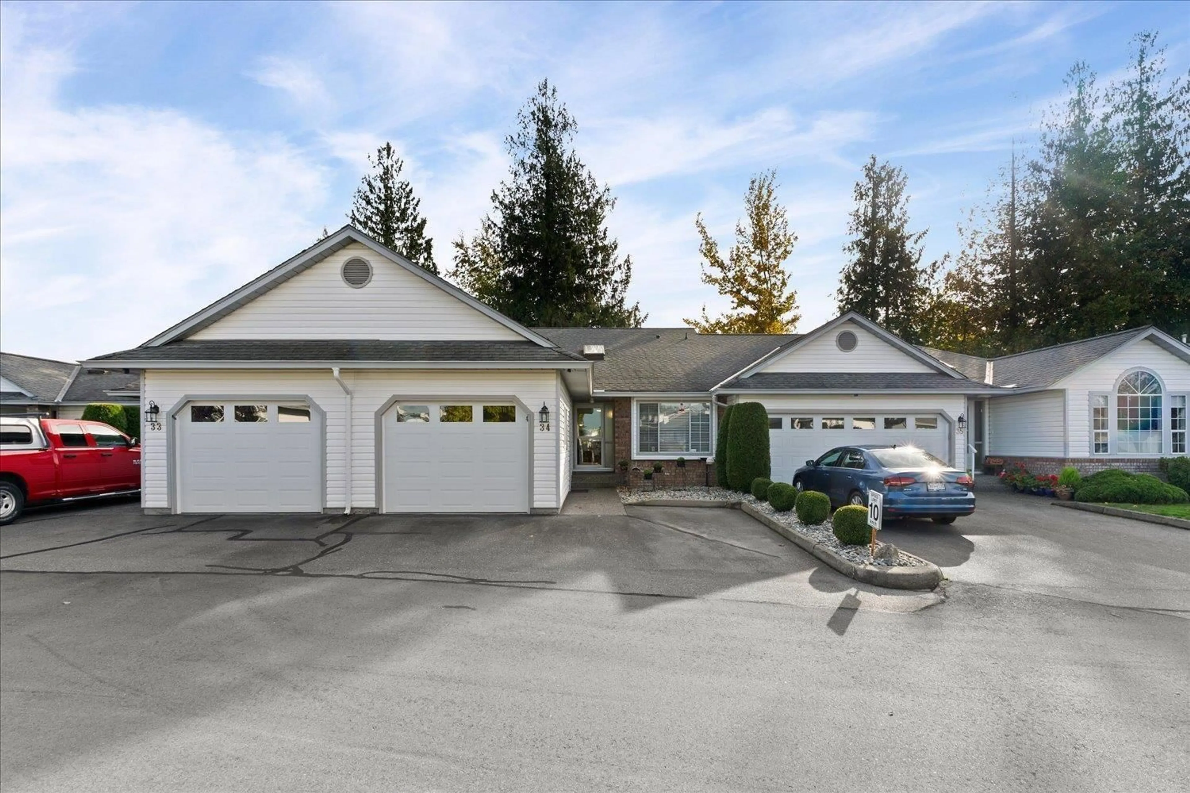 Indoor garage for 34 - 33922 KING ROAD, Abbotsford British Columbia V2S7N1