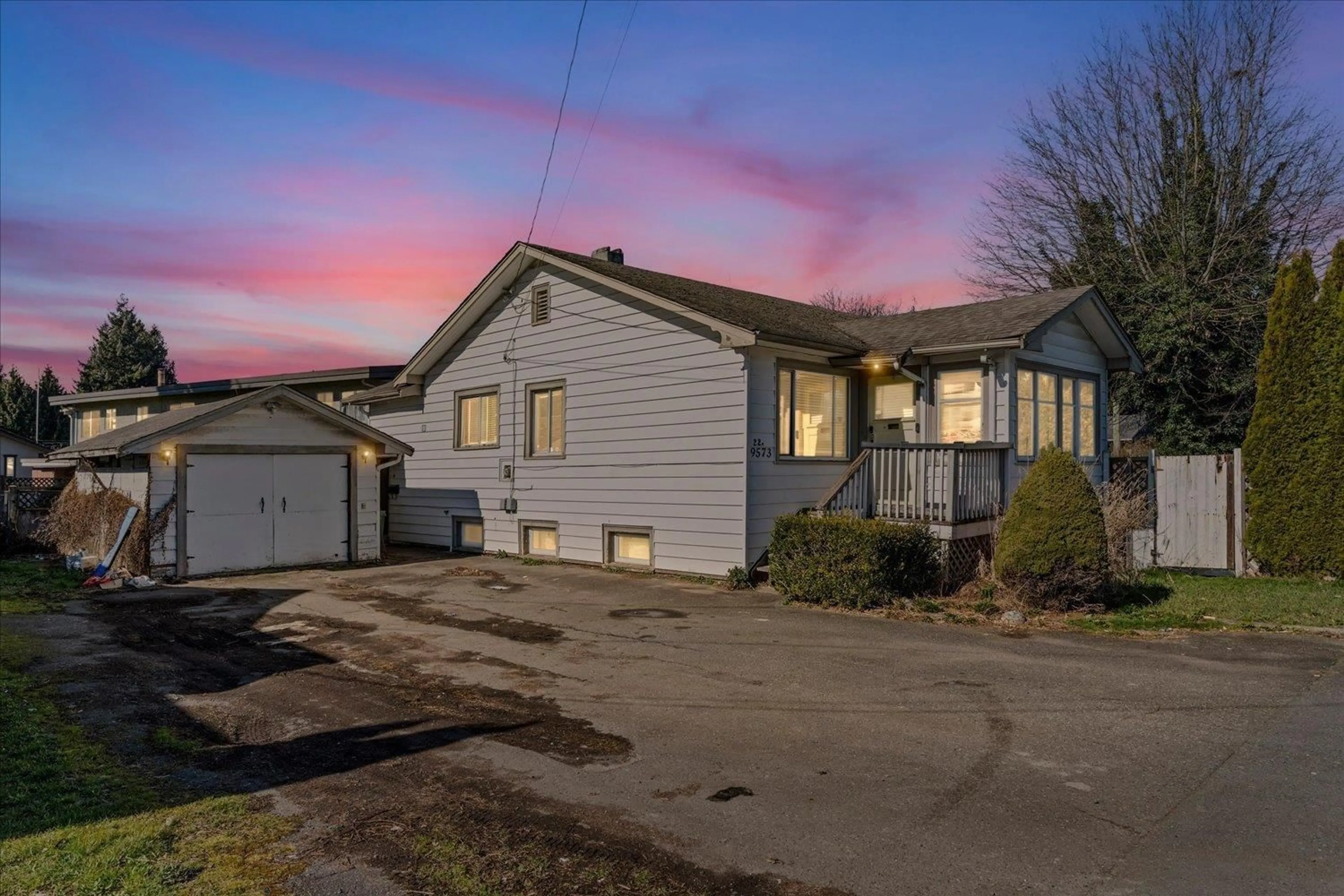 A pic from outside/outdoor area/front of a property/back of a property/a pic from drone, street for 9573 WILLIAMS STREET, Chilliwack British Columbia V2P5G2