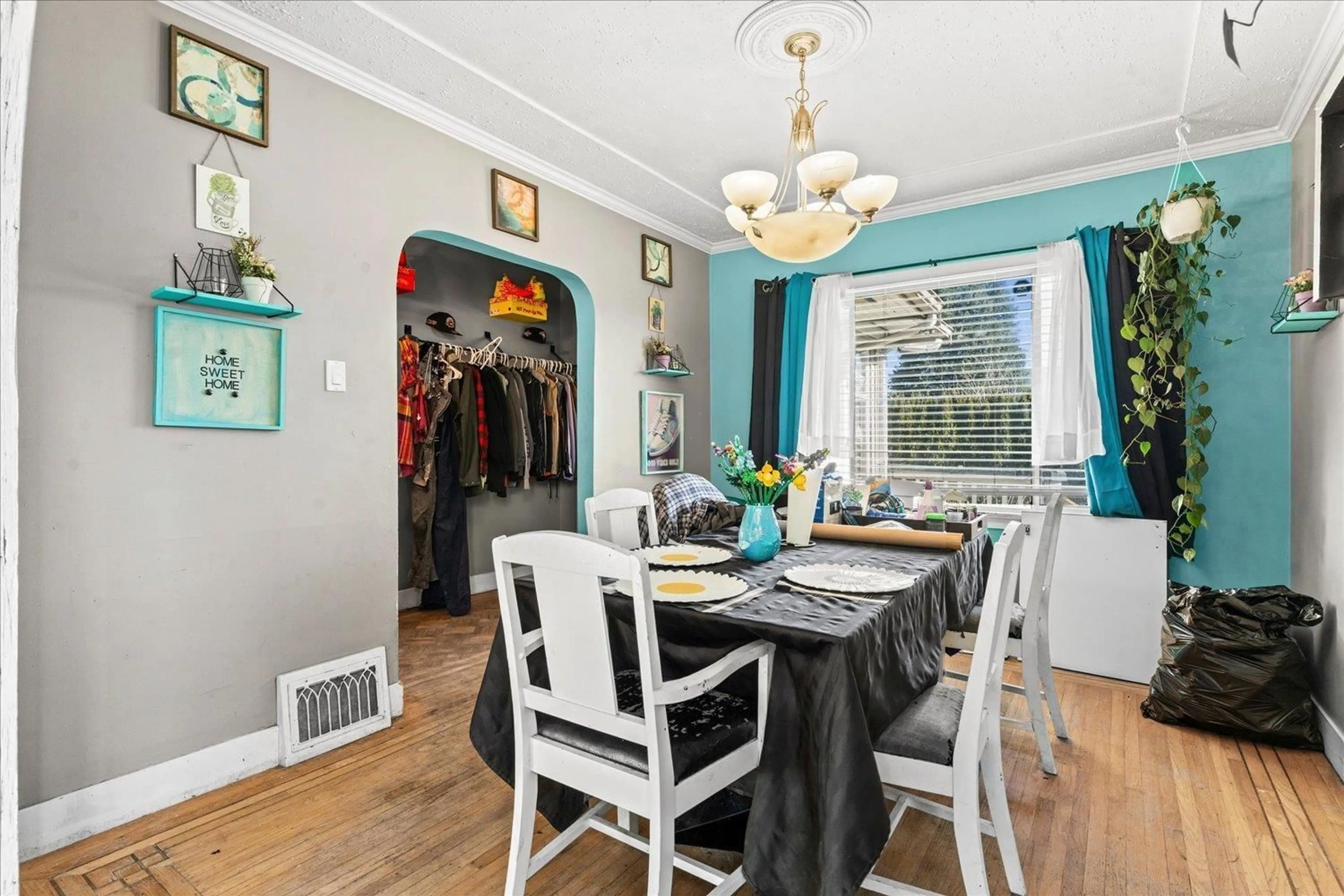 Dining room, wood/laminate floor for 9573 WILLIAMS STREET, Chilliwack British Columbia V2P5G2
