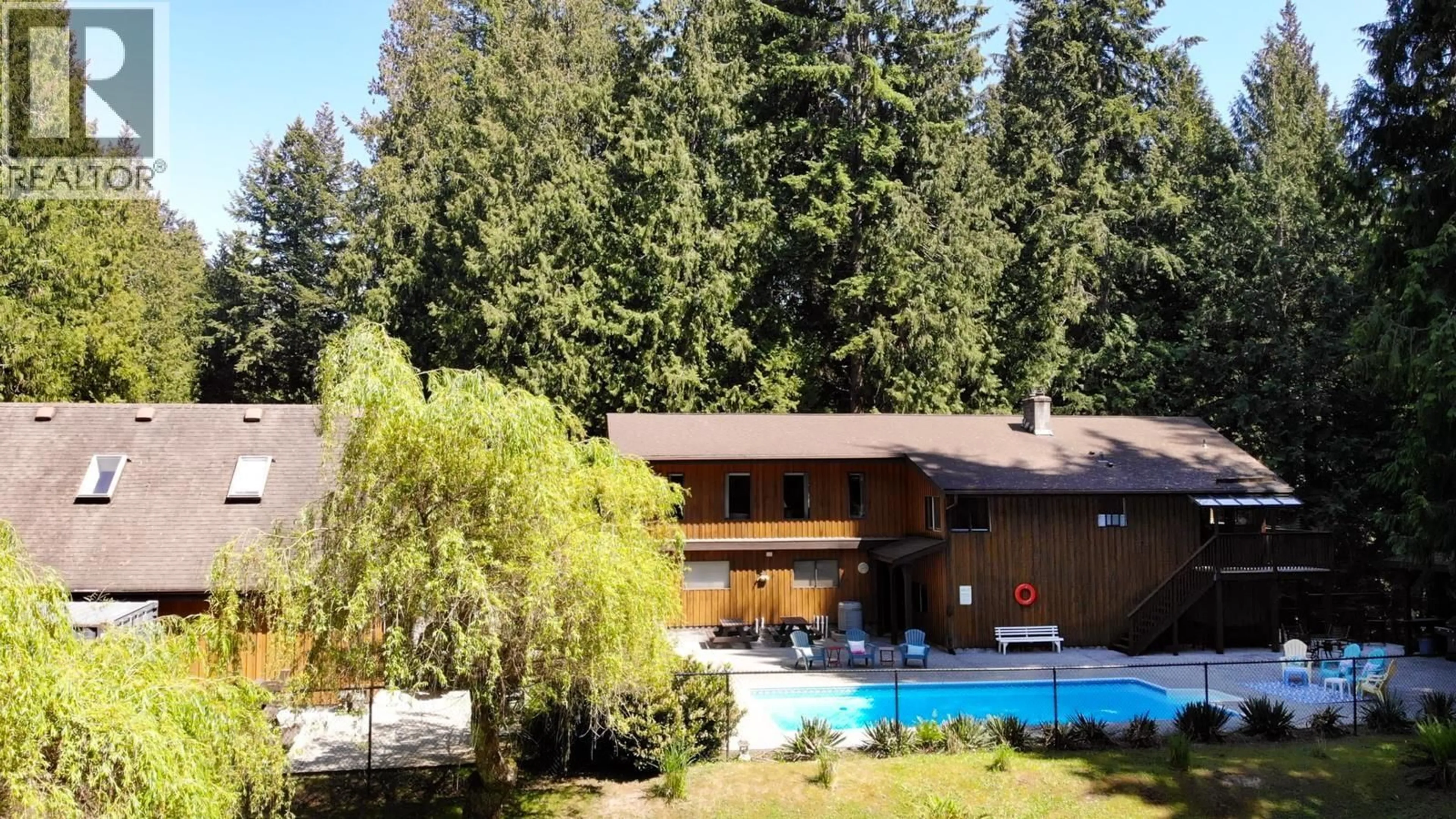 Pool for 1371 SUNSHINE COAST HIGHWAY, Gibsons British Columbia V0N1V0