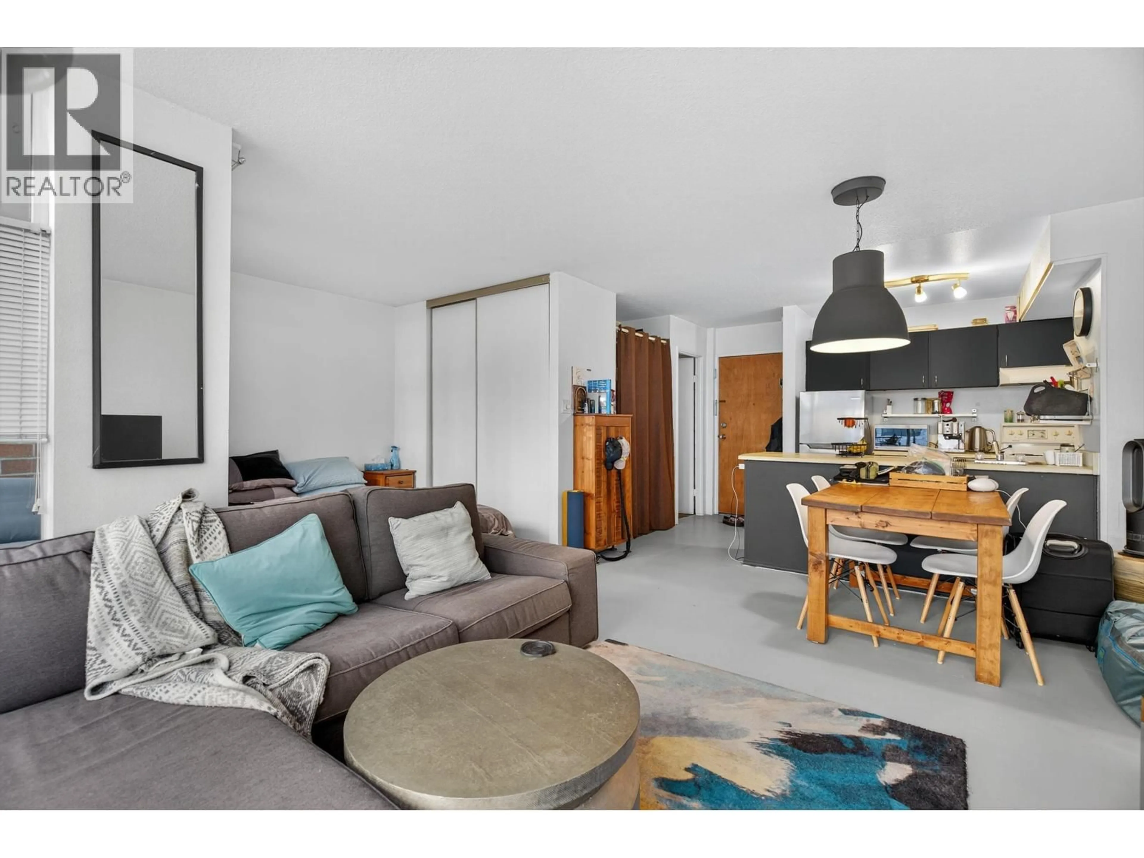 Living room with furniture, unknown for 902 - 950 DRAKE STREET, Vancouver British Columbia V6Z2B9