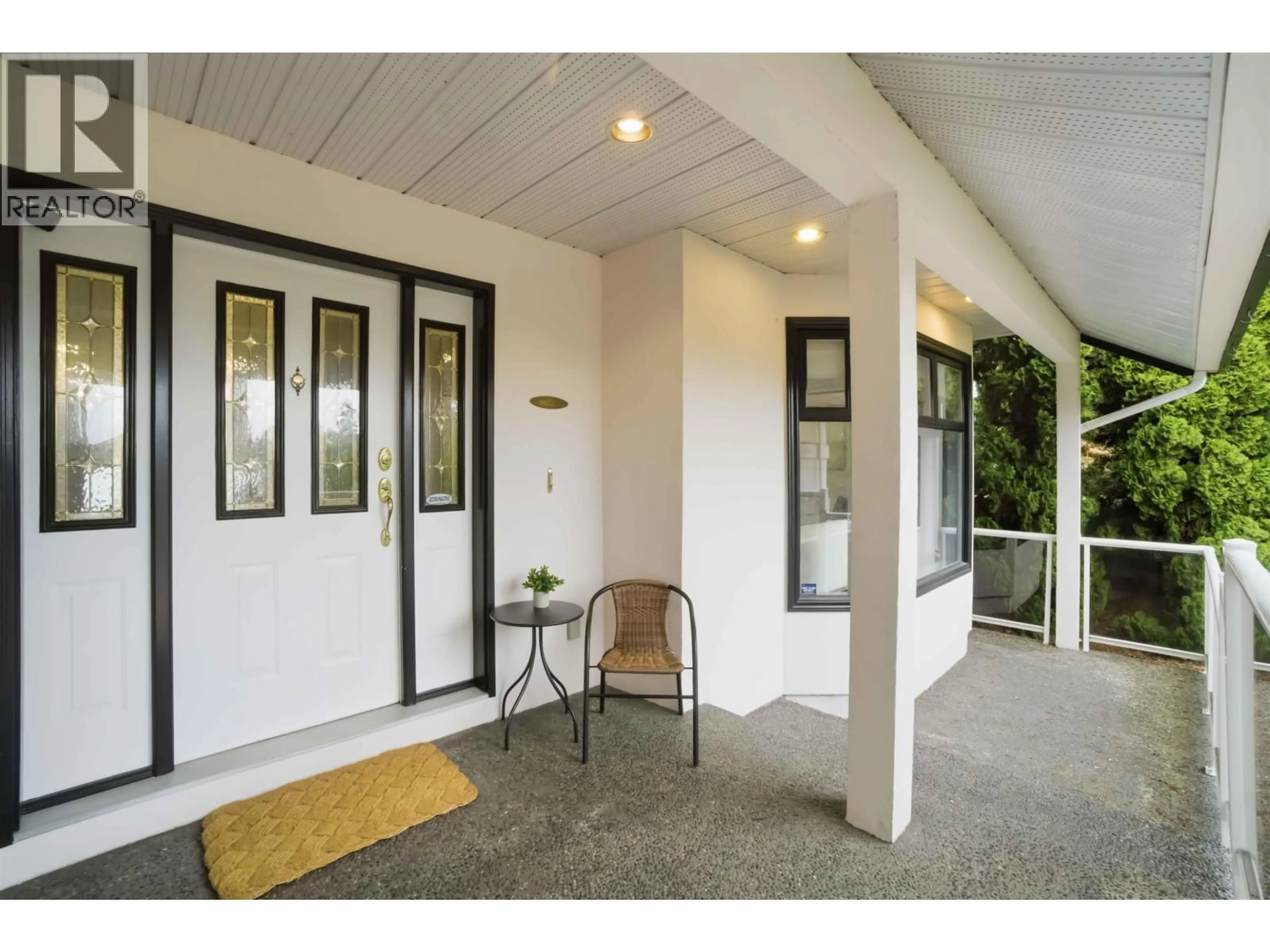 Indoor entryway for 2271 SORRENTO DRIVE, Coquitlam British Columbia V3K6P4