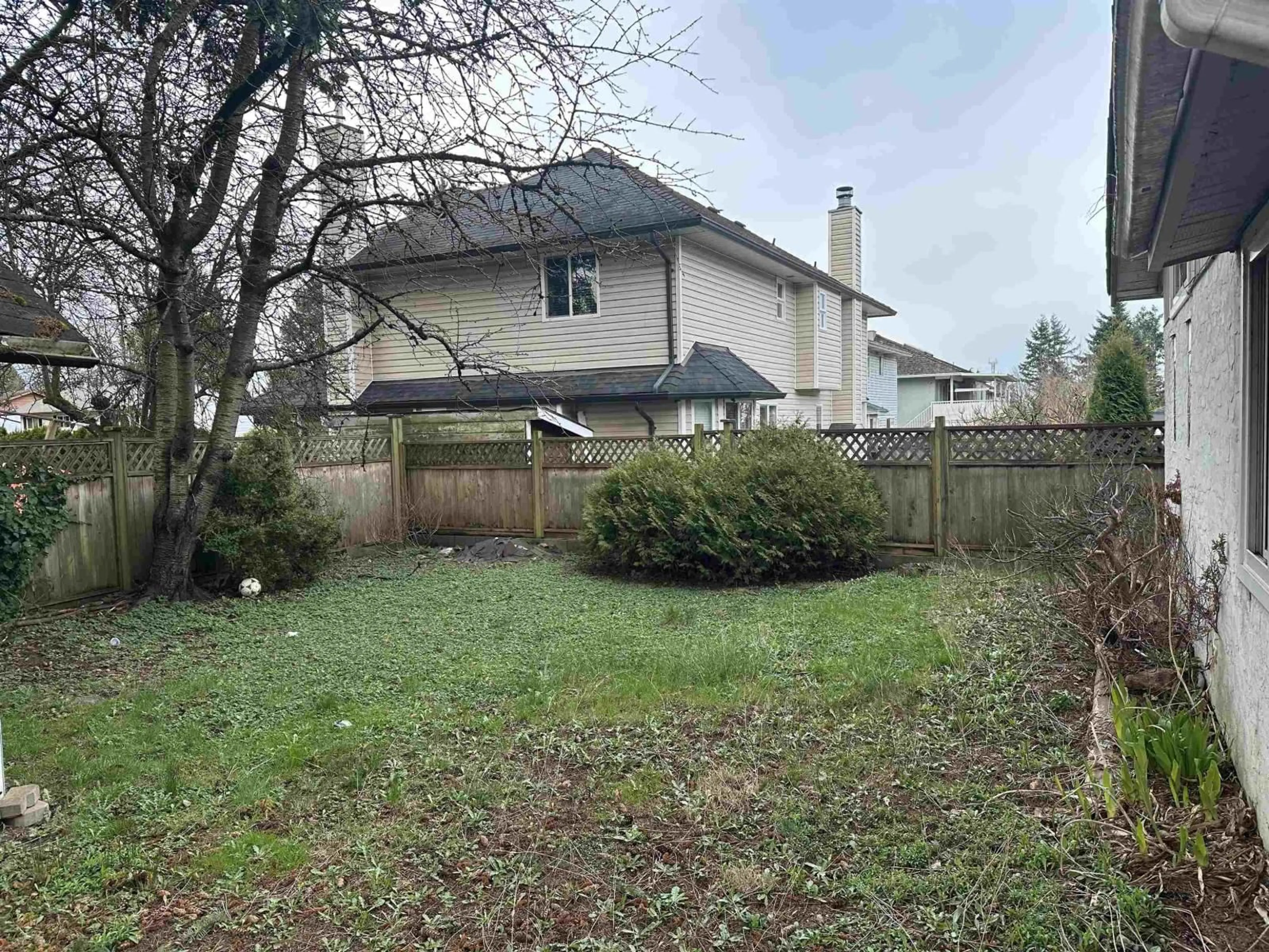 A pic from outside/outdoor area/front of a property/back of a property/a pic from drone, unknown for 11140 84 AVENUE, Delta British Columbia V4C2L7