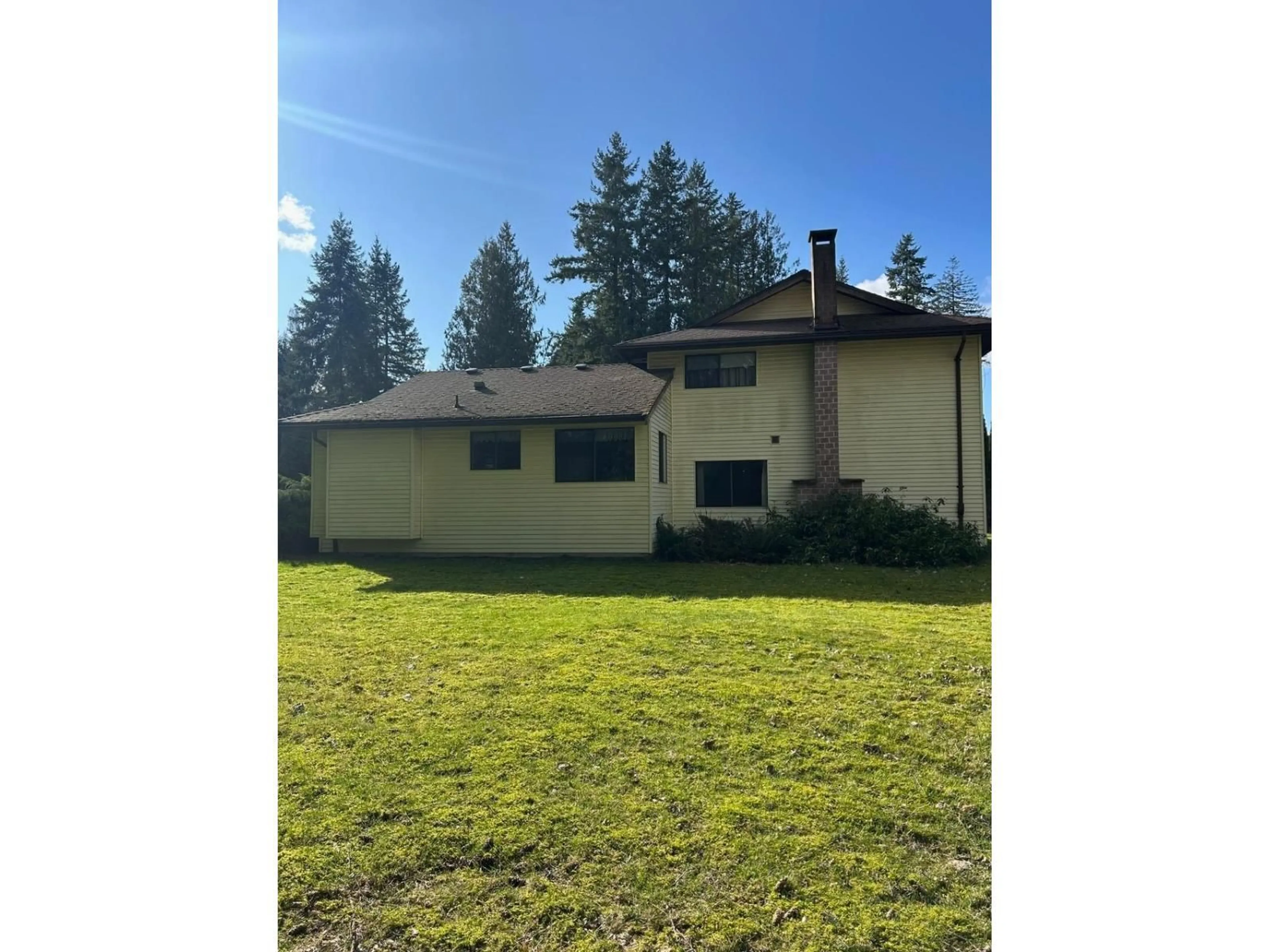 A pic from outside/outdoor area/front of a property/back of a property/a pic from drone, building for 24765 50 AVENUE, Langley British Columbia V2Z1E4