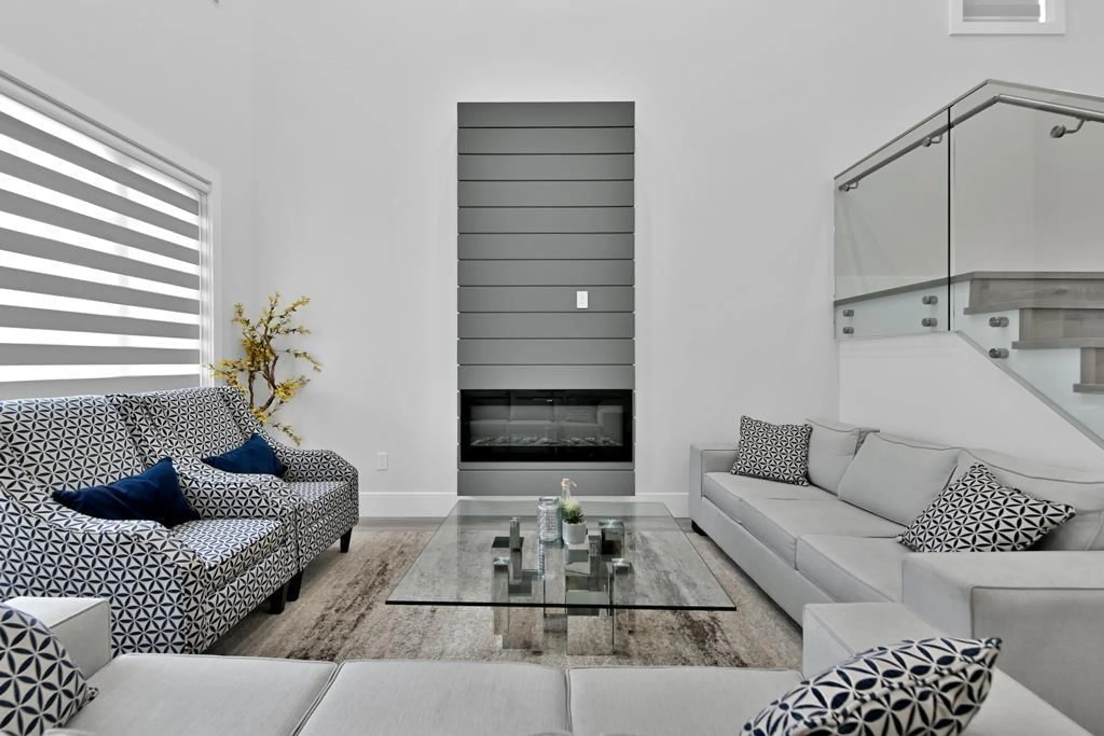 Living room with furniture, unknown for 31063 DEERTRAIL DRIVE NORTH, Abbotsford British Columbia V2T5J5