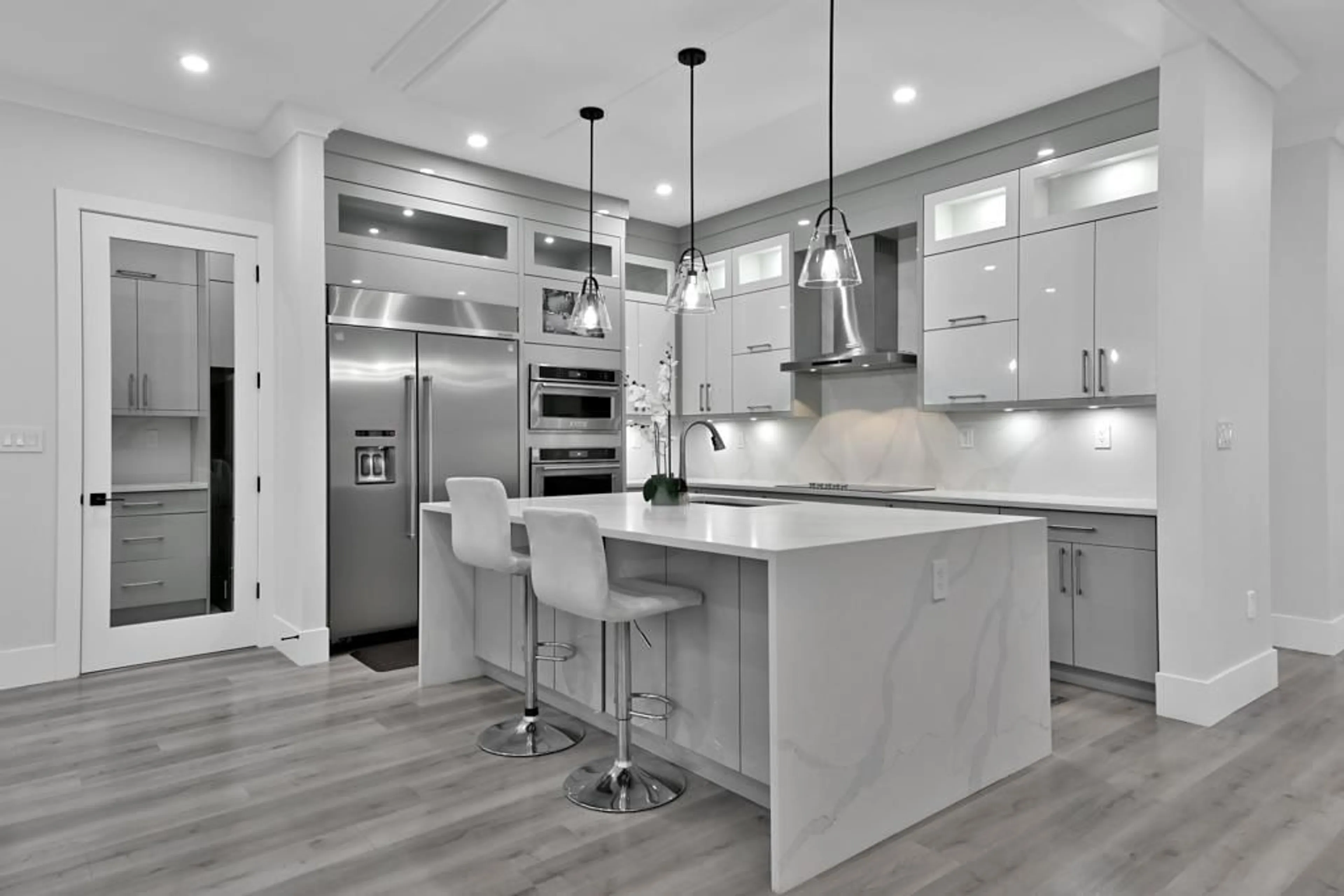 Contemporary kitchen, unknown for 31063 DEERTRAIL DRIVE NORTH, Abbotsford British Columbia V2T5J5