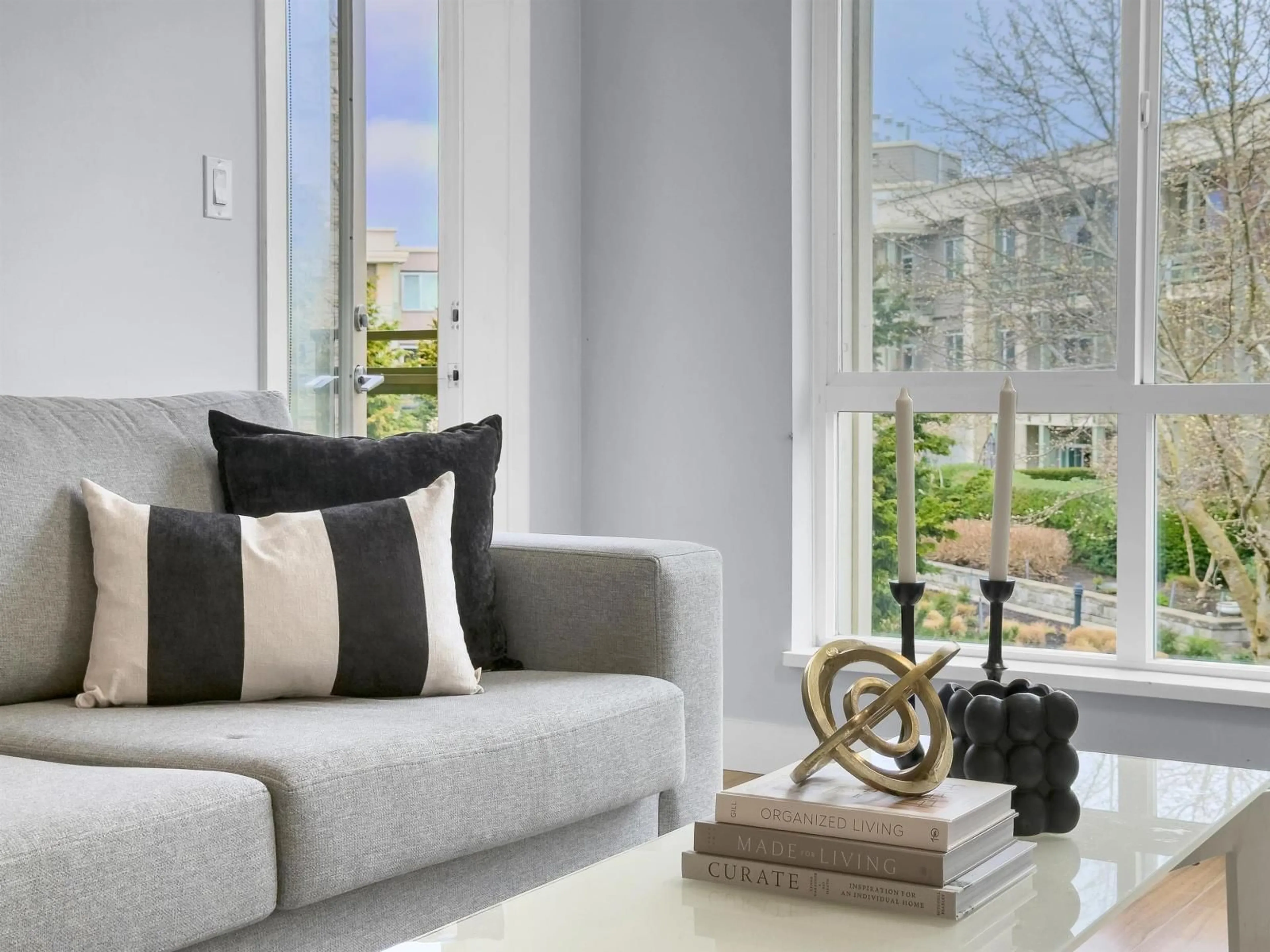 Living room with furniture, unknown for 352 - 15850 26 AVENUE, Surrey British Columbia V3Z2N6