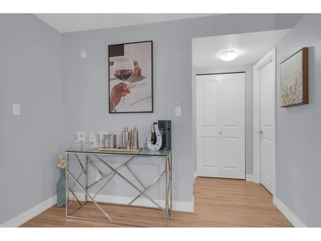 352 - 15850 26 AVENUE, Surrey 4