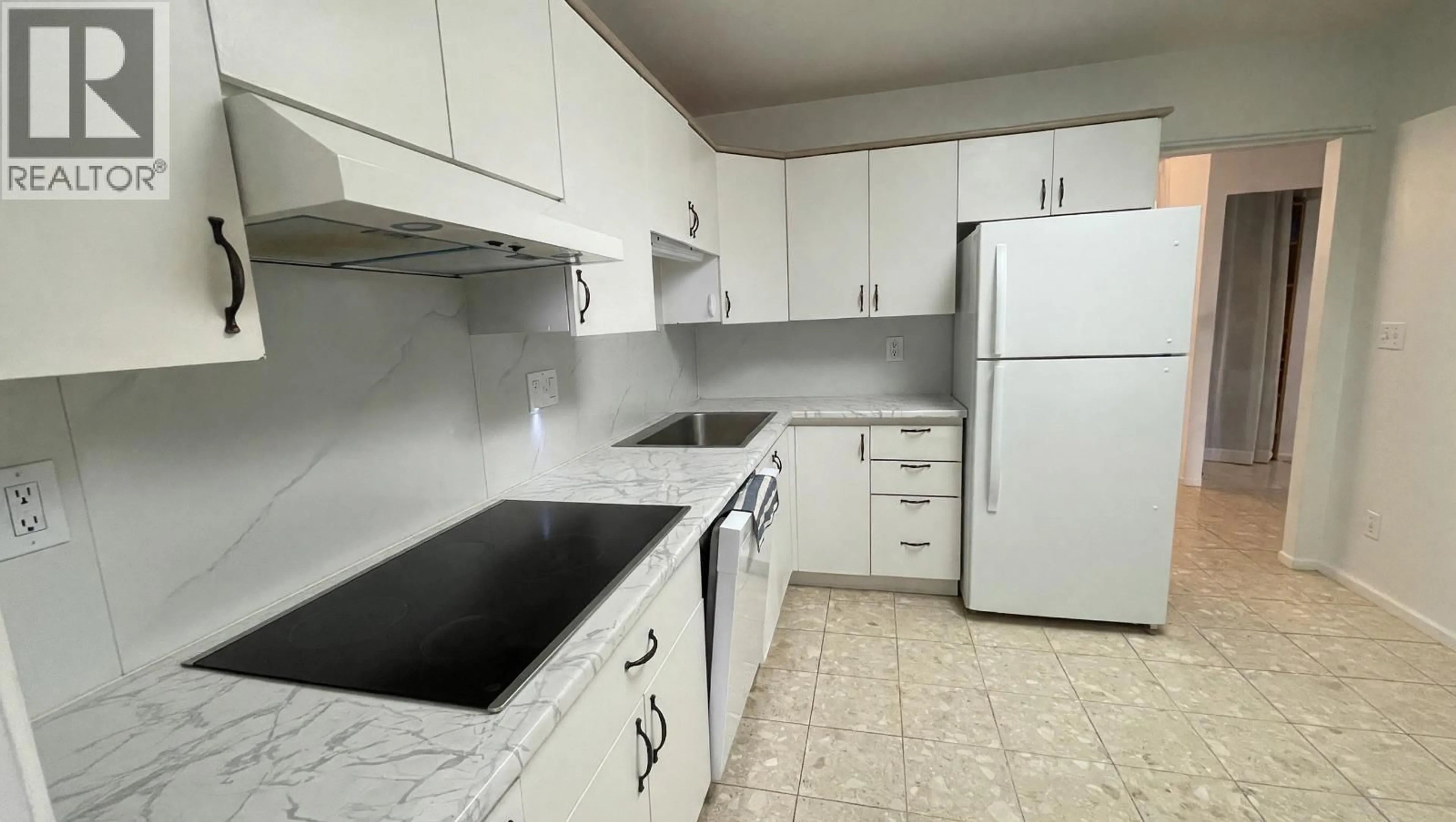 Standard kitchen, unknown for 203 - 6220 MCKAY AVENUE, Burnaby British Columbia V5H4M8