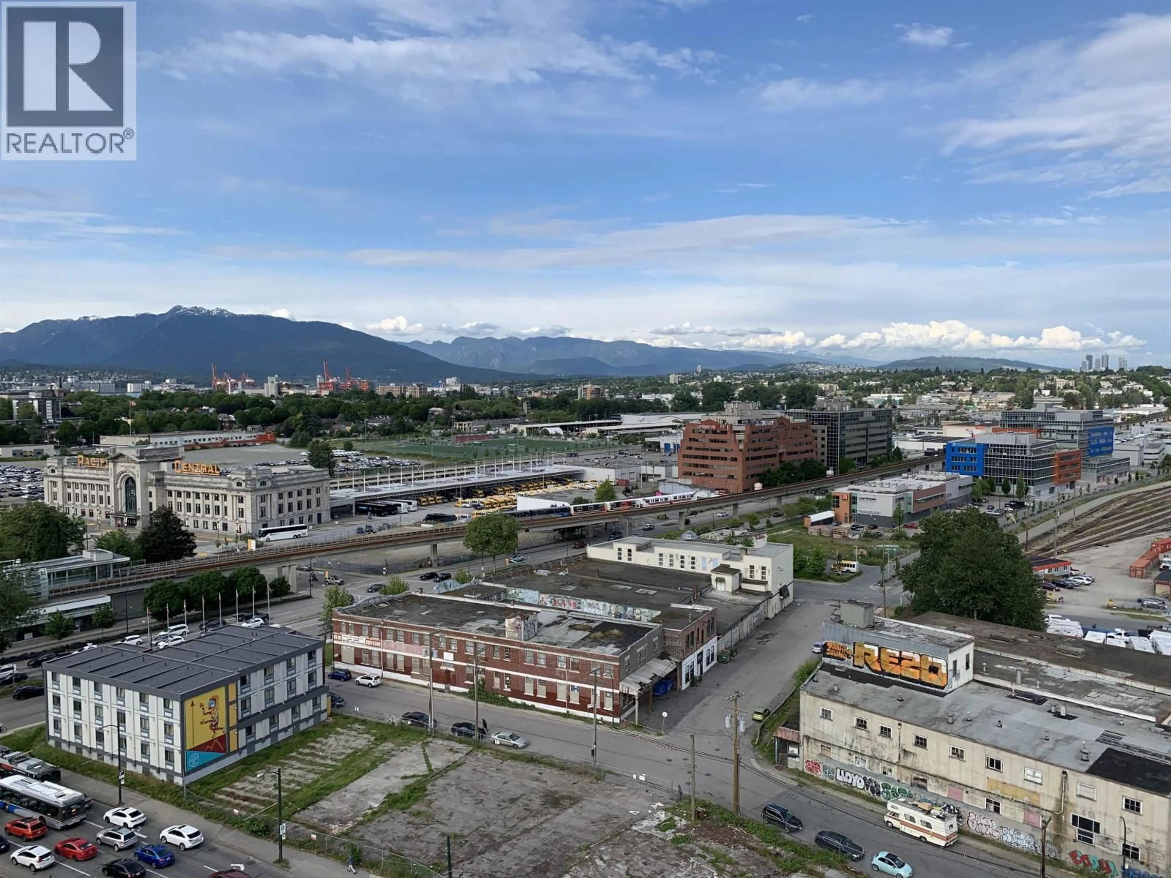 A pic from outside/outdoor area/front of a property/back of a property/a pic from drone, mountain view for 2015 - 1618 QUEBEC STREET, Vancouver British Columbia V6A0C5